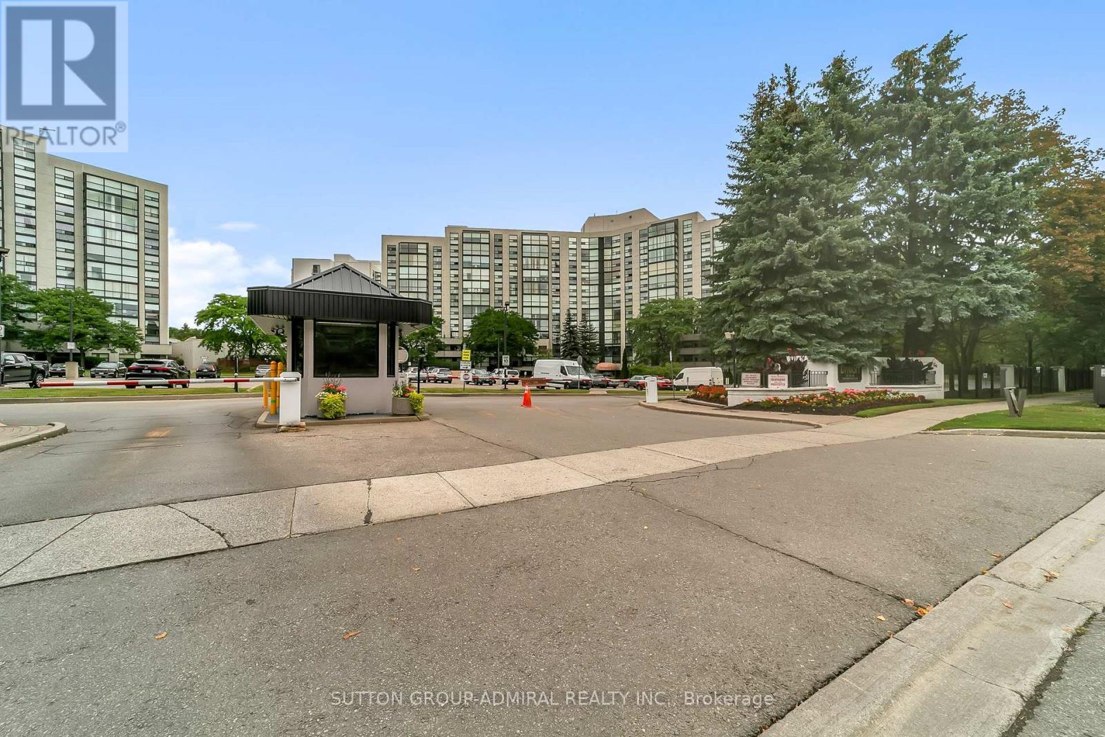314 - 30 Harding Boulevard W, Richmond Hill, Ontario  L4C 9M3 - Photo 3 - N13711296