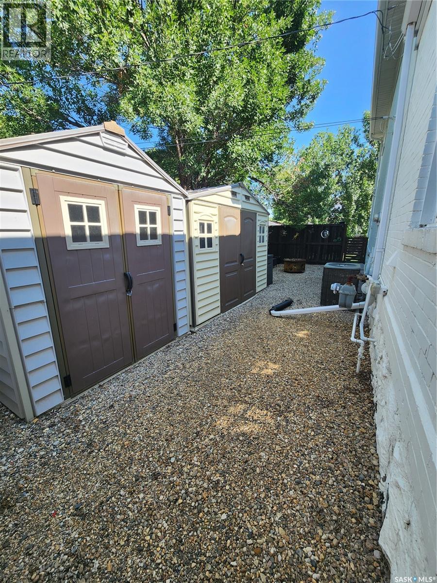 1401 3rd Street, Estevan, Saskatchewan  S4A 0S3 - Photo 68 - SK046597