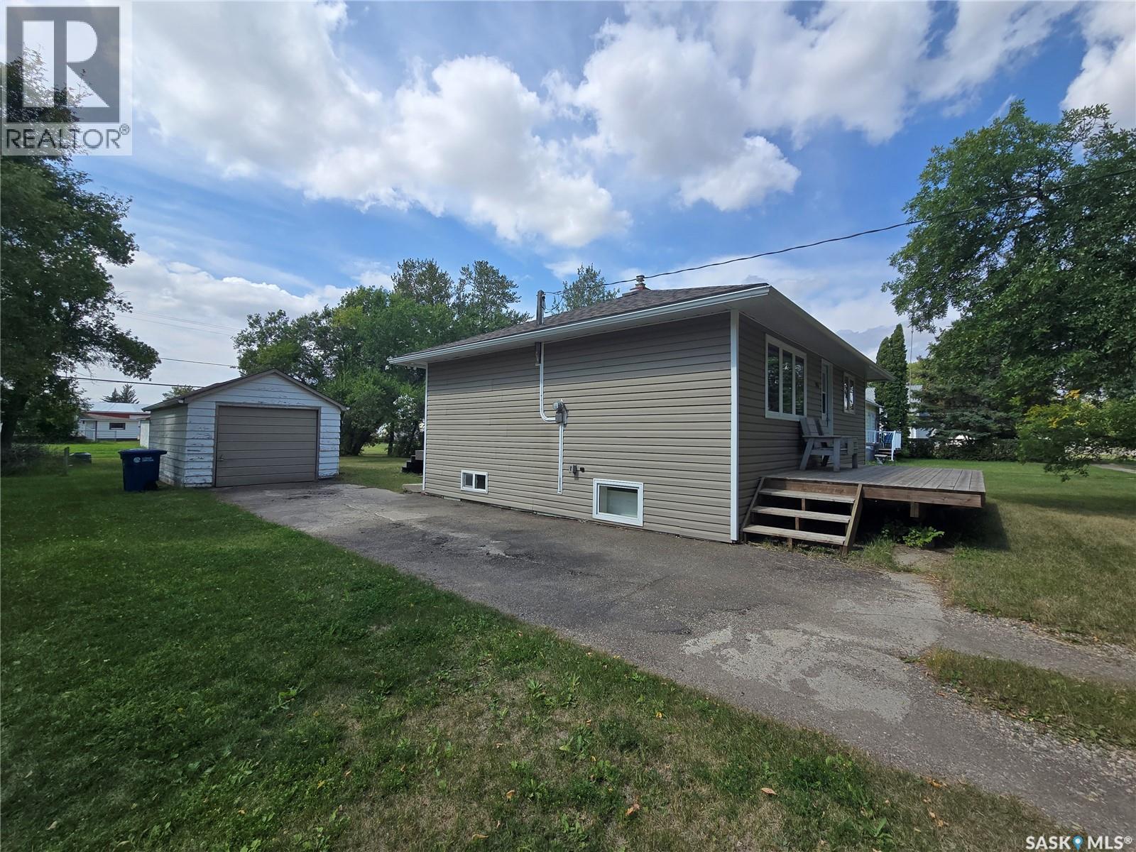 906 Pacific Street, Grenfell, Saskatchewan  S0G 2B0 - Photo 4 - SK046588
