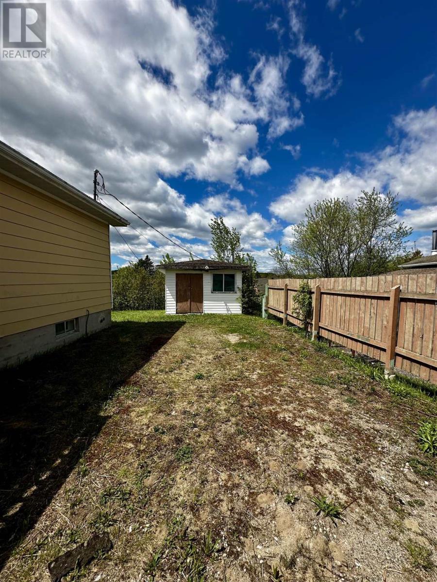12 Lauzon Cres, Elliot Lake, Ontario  P5A 1J1 - Photo 6 - SM262310