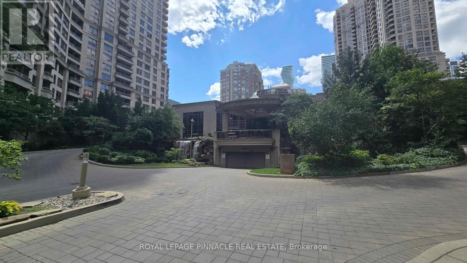 2801 - 3880 Duke Of York Boulevard, Mississauga, Ontario  L5B 4M7 - Photo 3 - W13685384