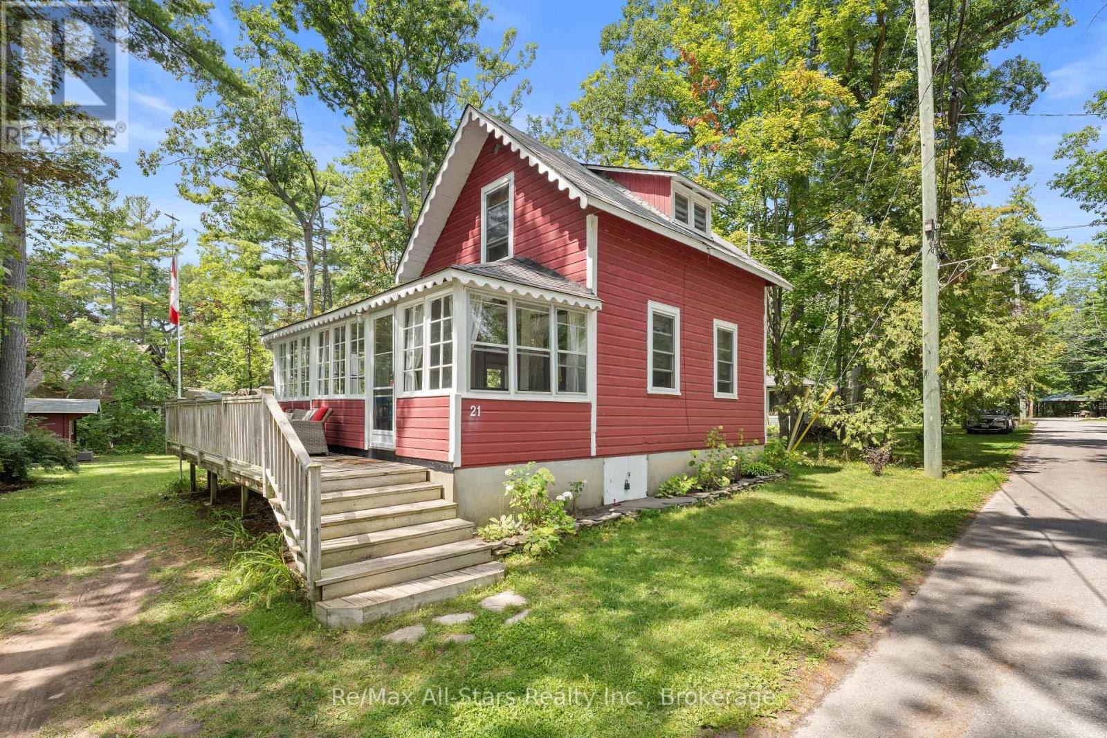 21 Third Street, Kawartha Lakes, Ontario  K0M 1N0 - Photo 1 - X13711704