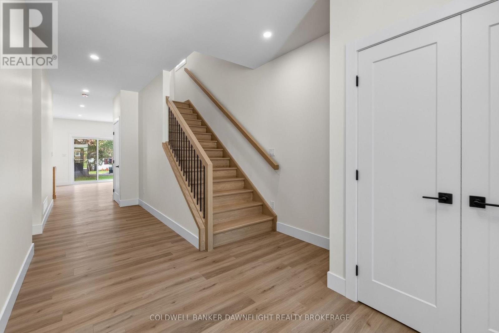 117 James Street, North Middlesex, Ontario  N0M 1A0 - Photo 4 - X13711716