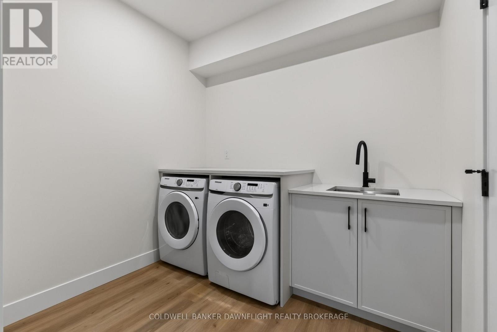 119 James Street, North Middlesex, Ontario  N0M 1A0 - Photo 10 - X13711720