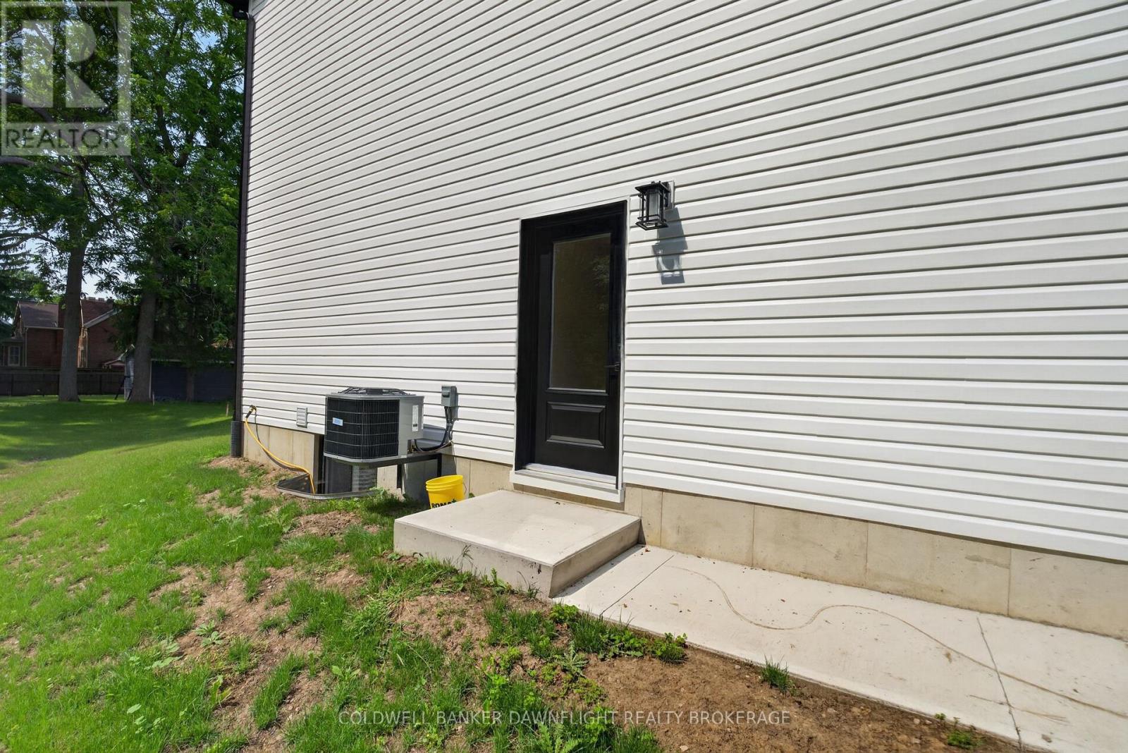 119 James Street, North Middlesex, Ontario  N0M 1A0 - Photo 32 - X13711720