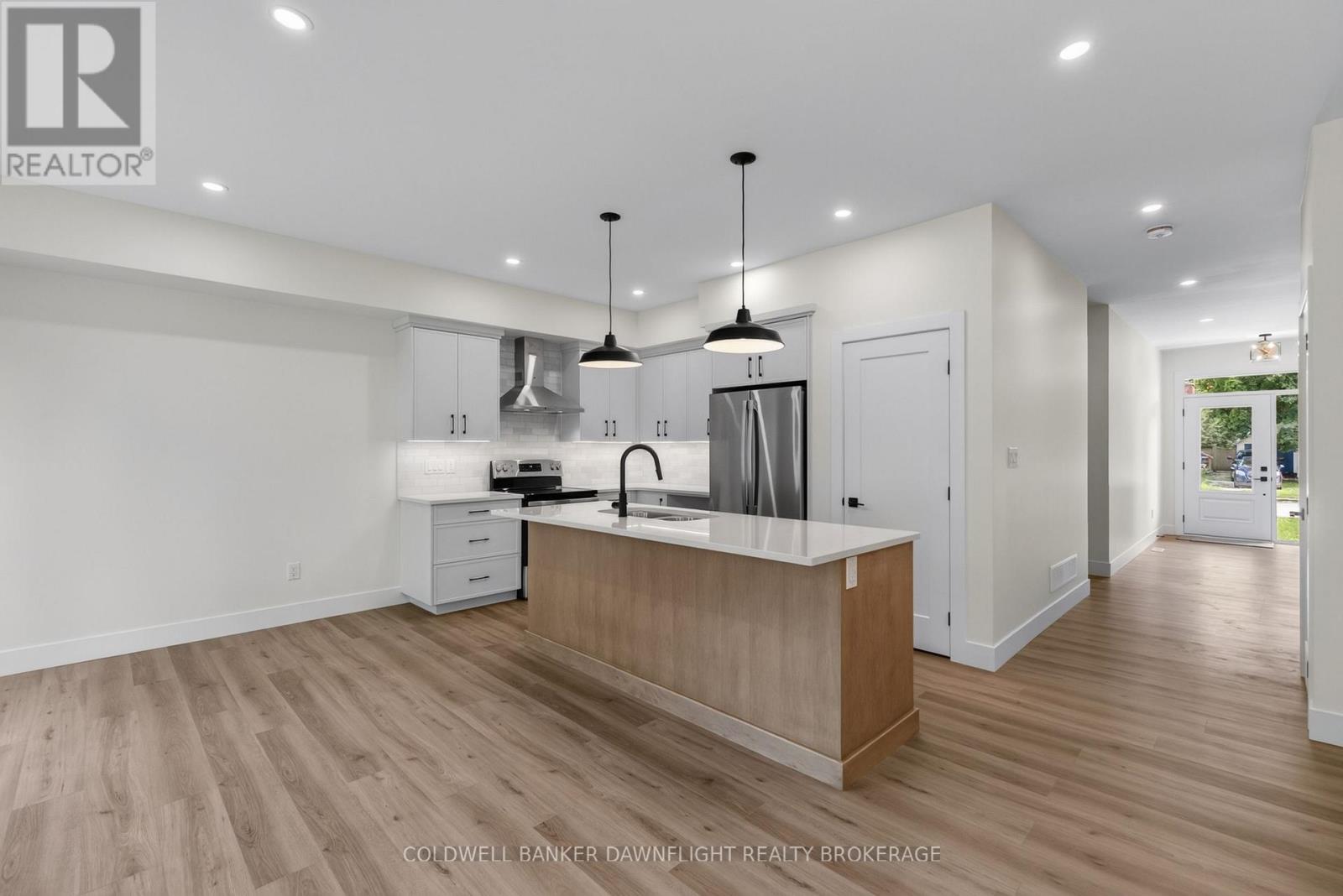 119 James Street, North Middlesex, Ontario  N0M 1A0 - Photo 4 - X13711720