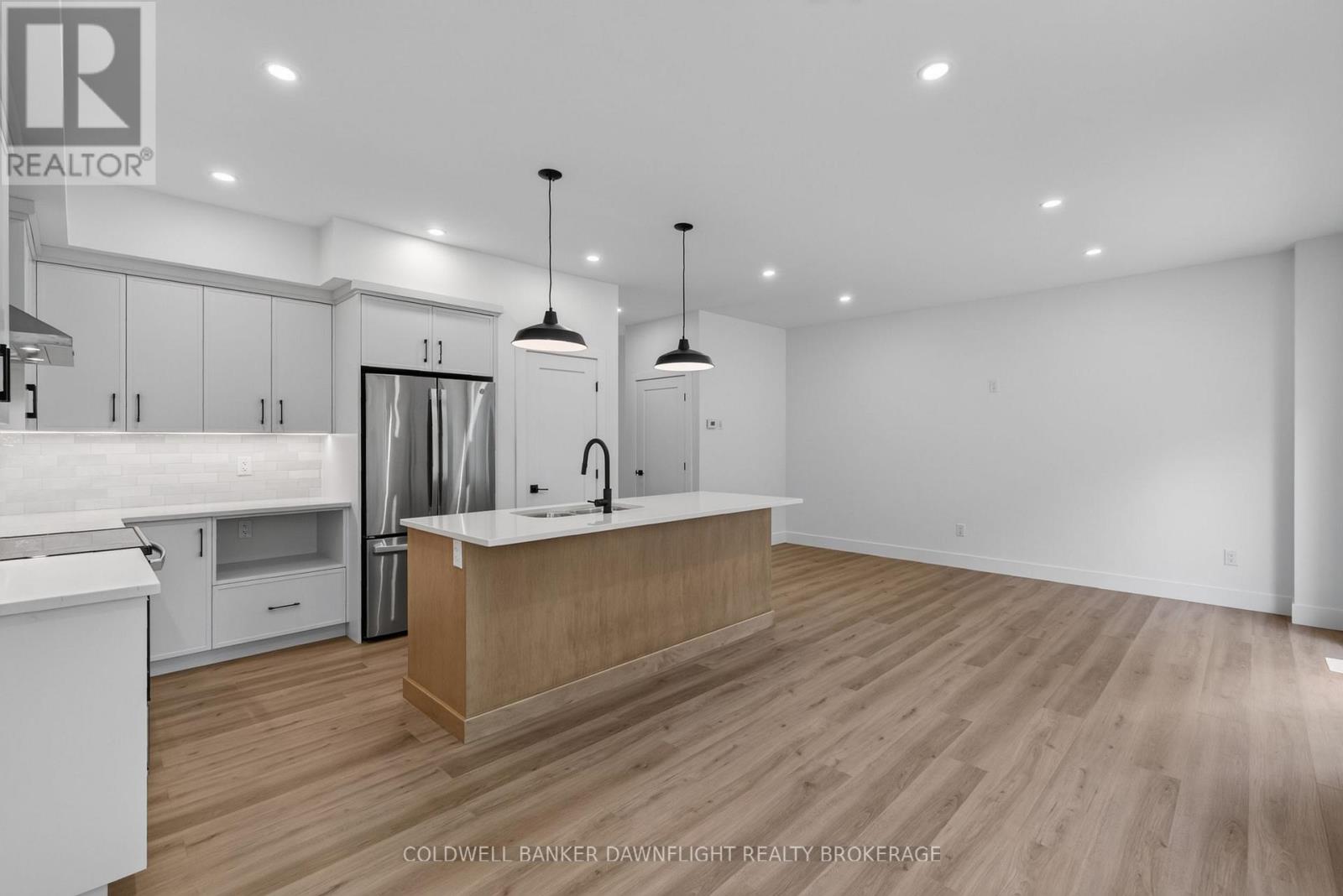 119 James Street, North Middlesex, Ontario  N0M 1A0 - Photo 5 - X13711720