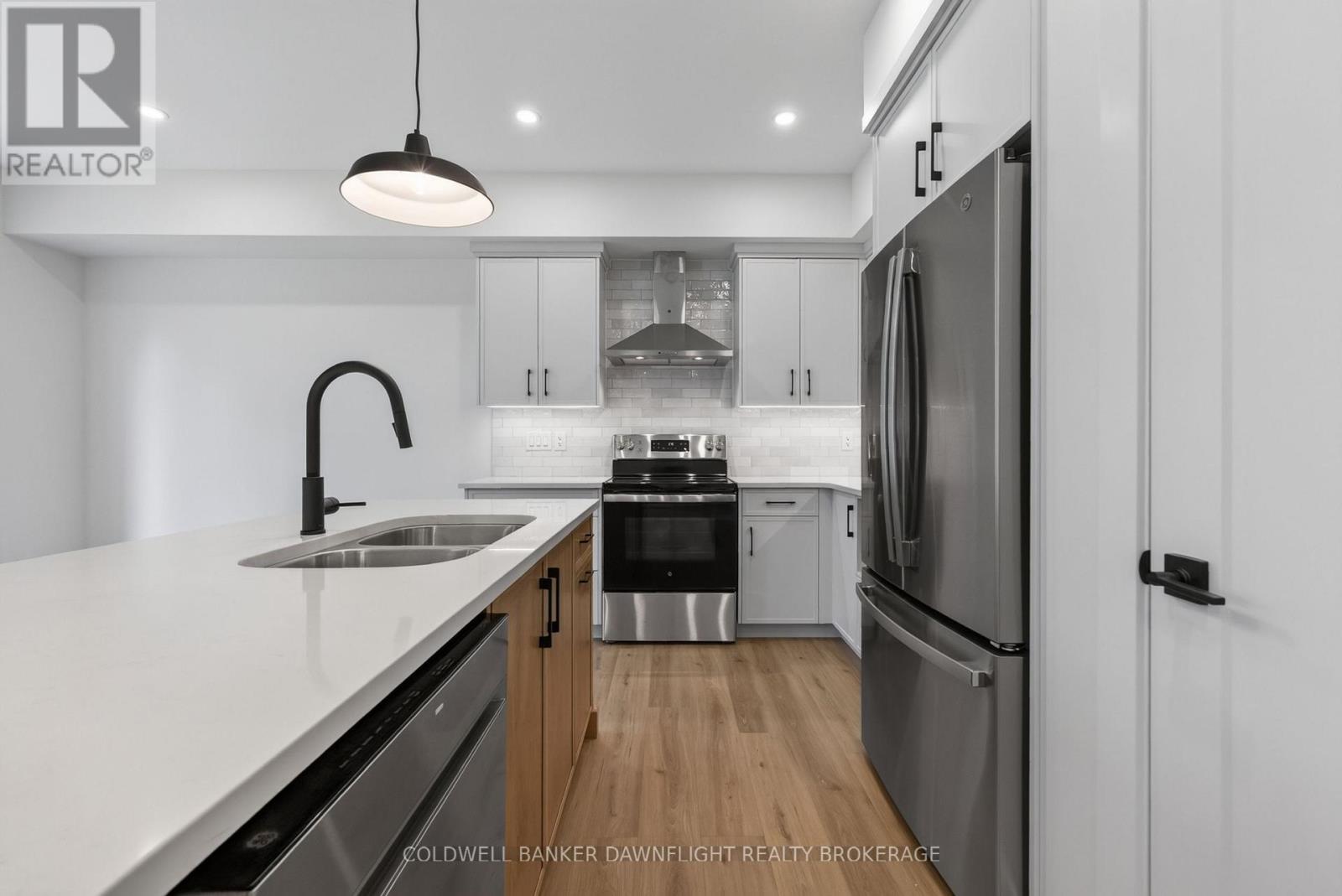 119 James Street, North Middlesex, Ontario  N0M 1A0 - Photo 8 - X13711720