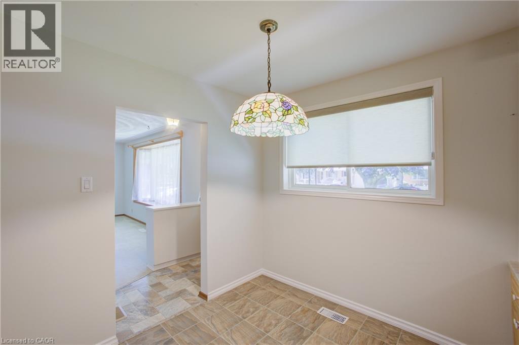 52 Queenston Crescent, Kitchener, Ontario  N2B 2V5 - Photo 12 - 40851087