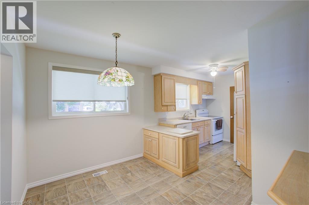 52 Queenston Crescent, Kitchener, Ontario  N2B 2V5 - Photo 11 - 40851087