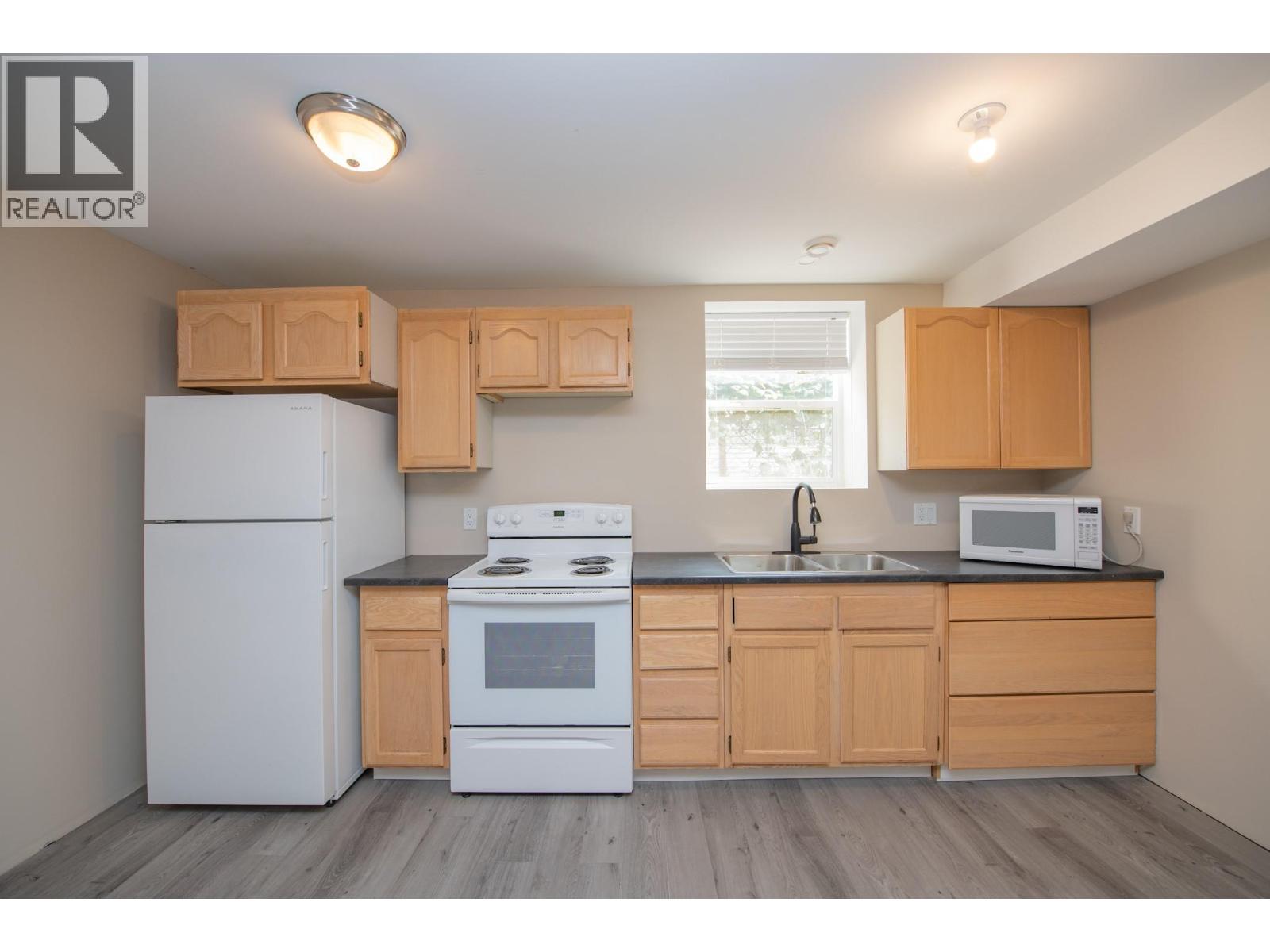 1808 Skyview Crescent, Lumby, British Columbia  V0E 2G0 - Photo 31 - 10396933