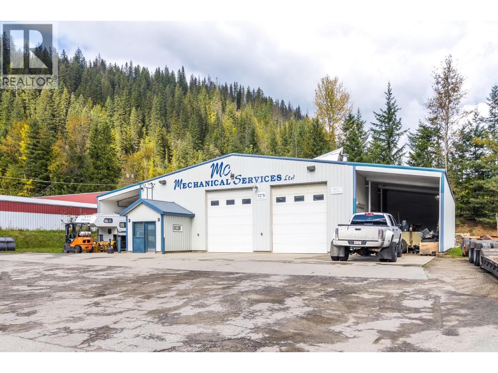 2376 Boulder Road, Revelstoke, British Columbia  V0E 2S0 - Photo 2 - 10398490