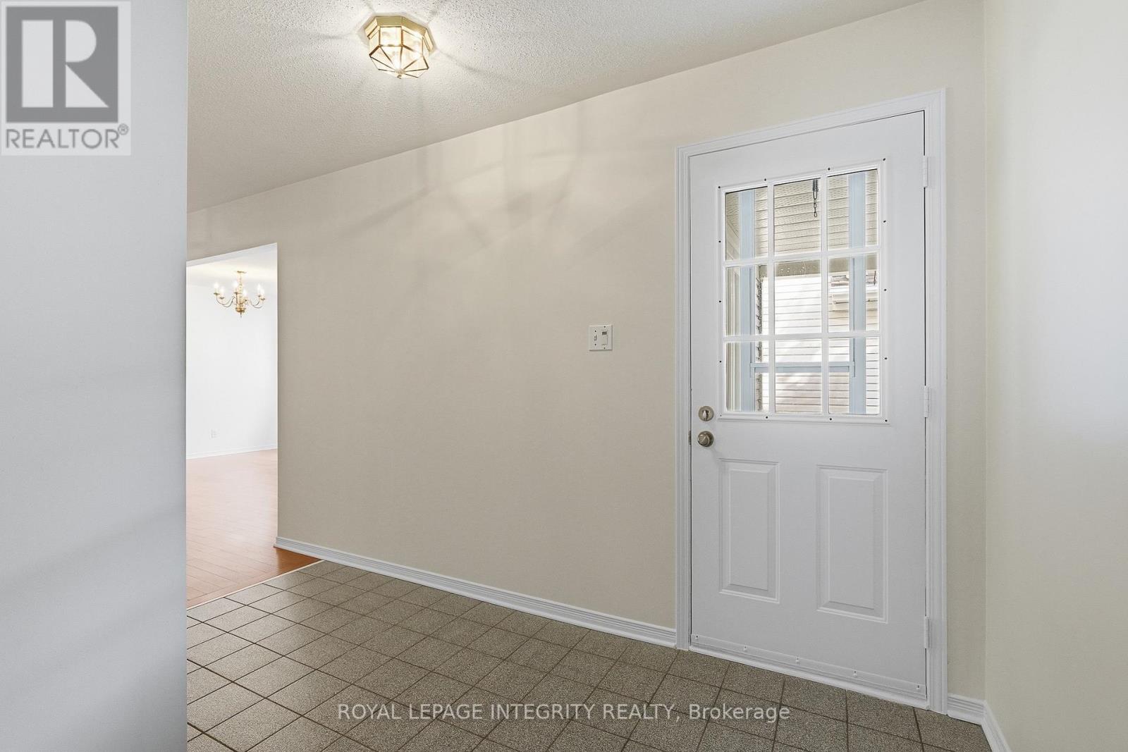 6536 Tooney Drive, Ottawa, Ontario  K1C 7G9 - Photo 5 - X13711624
