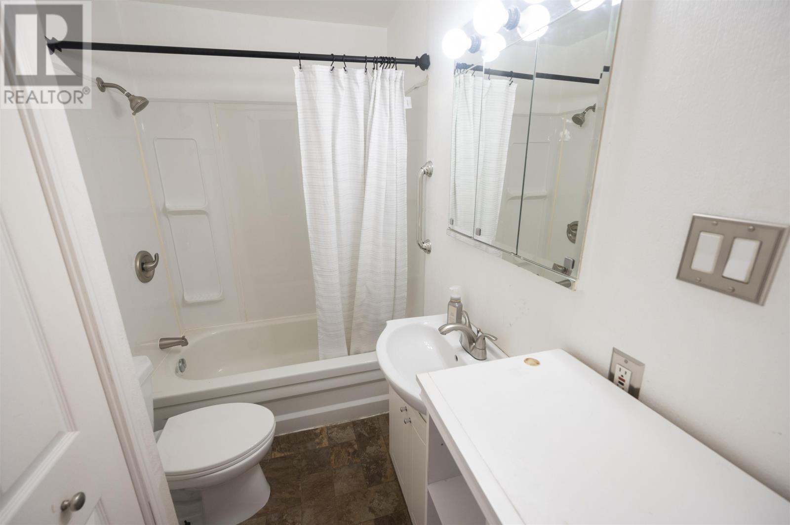 735 Ernestine Avenue, Thunder Bay, Ontario  P7E 1W9 - Photo 19 - TB2602517