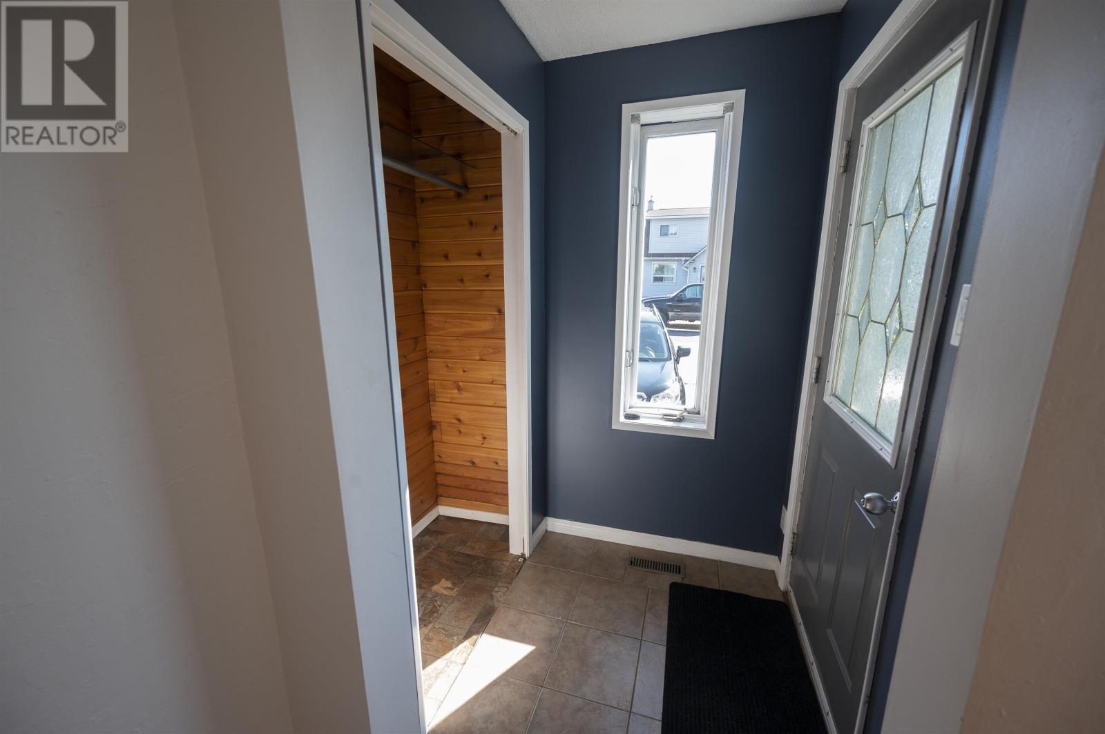 735 Ernestine Avenue, Thunder Bay, Ontario  P7E 1W9 - Photo 2 - TB2602517