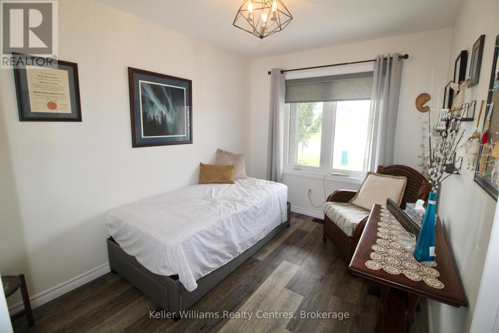 600 25th Avenue, Hanover, Ontario  N4N 0C3 - Photo 8 - X13711450
