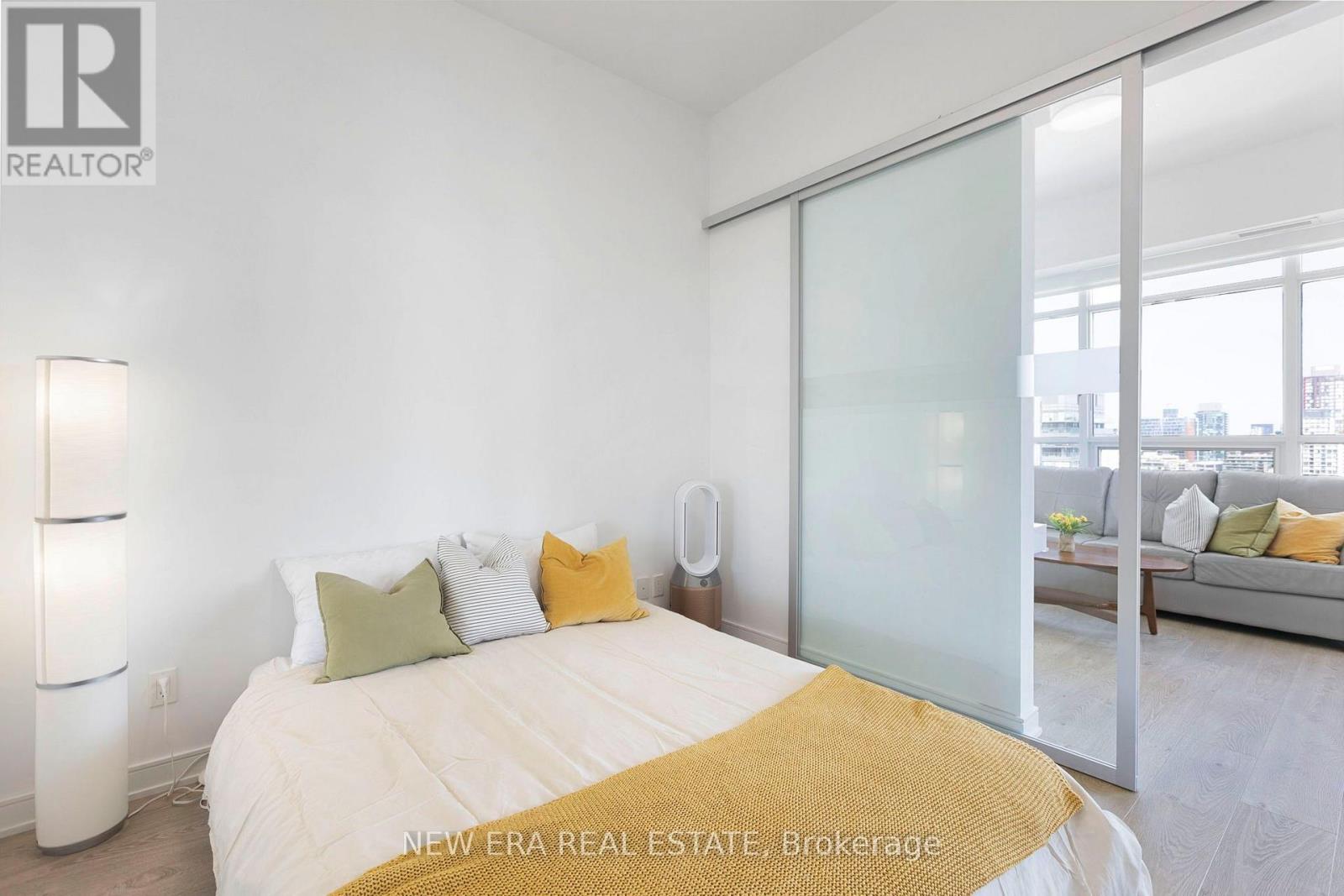 2106 - 88 Scott Street, Toronto, Ontario  M5E 0A9 - Photo 15 - C13711738