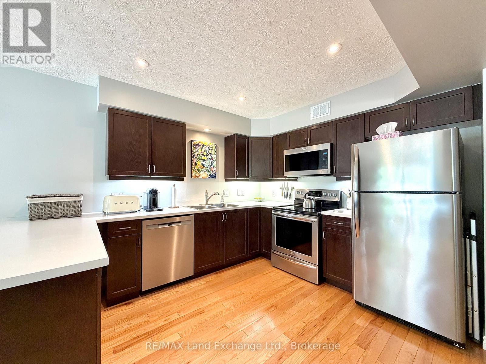 203 Stickel Street, Saugeen Shores, Ontario  N0H 2C1 - Photo 5 - X13711656