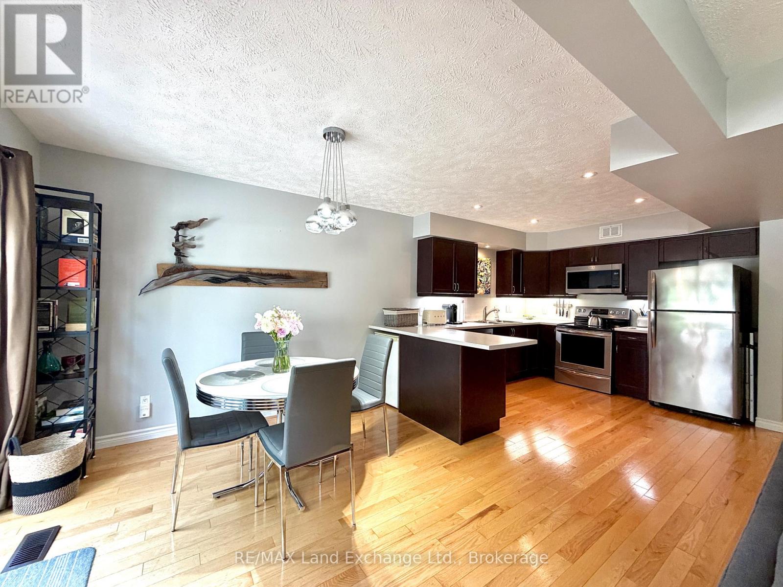 203 Stickel Street, Saugeen Shores, Ontario  N0H 2C1 - Photo 6 - X13711656