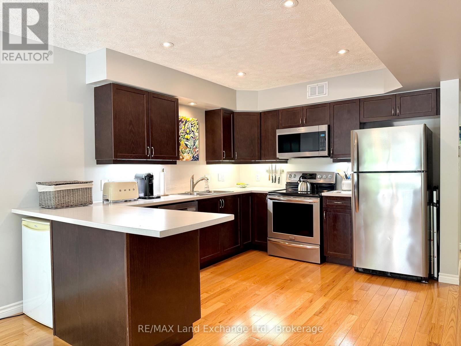 203 Stickel Street, Saugeen Shores, Ontario  N0H 2C1 - Photo 8 - X13711656