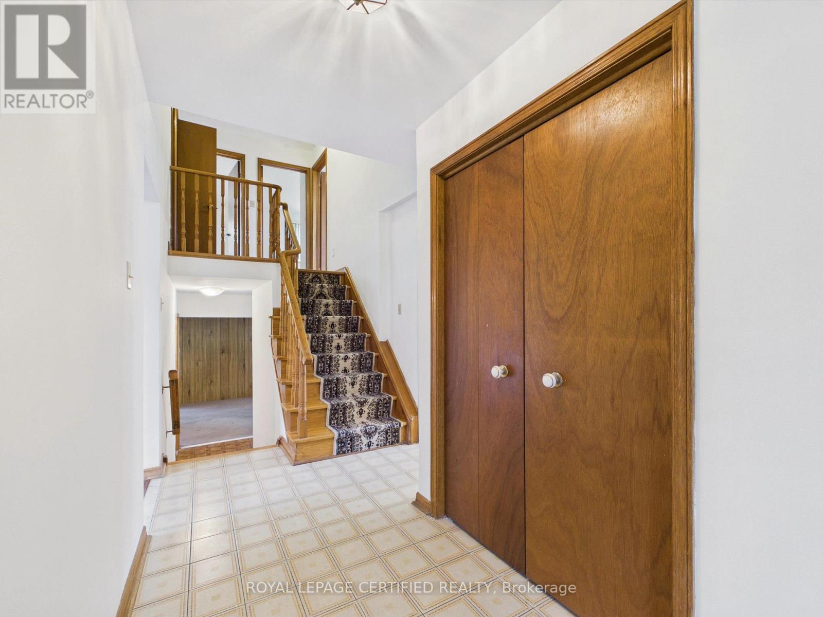 196 Mount Olive Drive, Toronto, Ontario  M9V 3Z5 - Photo 12 - W13711592