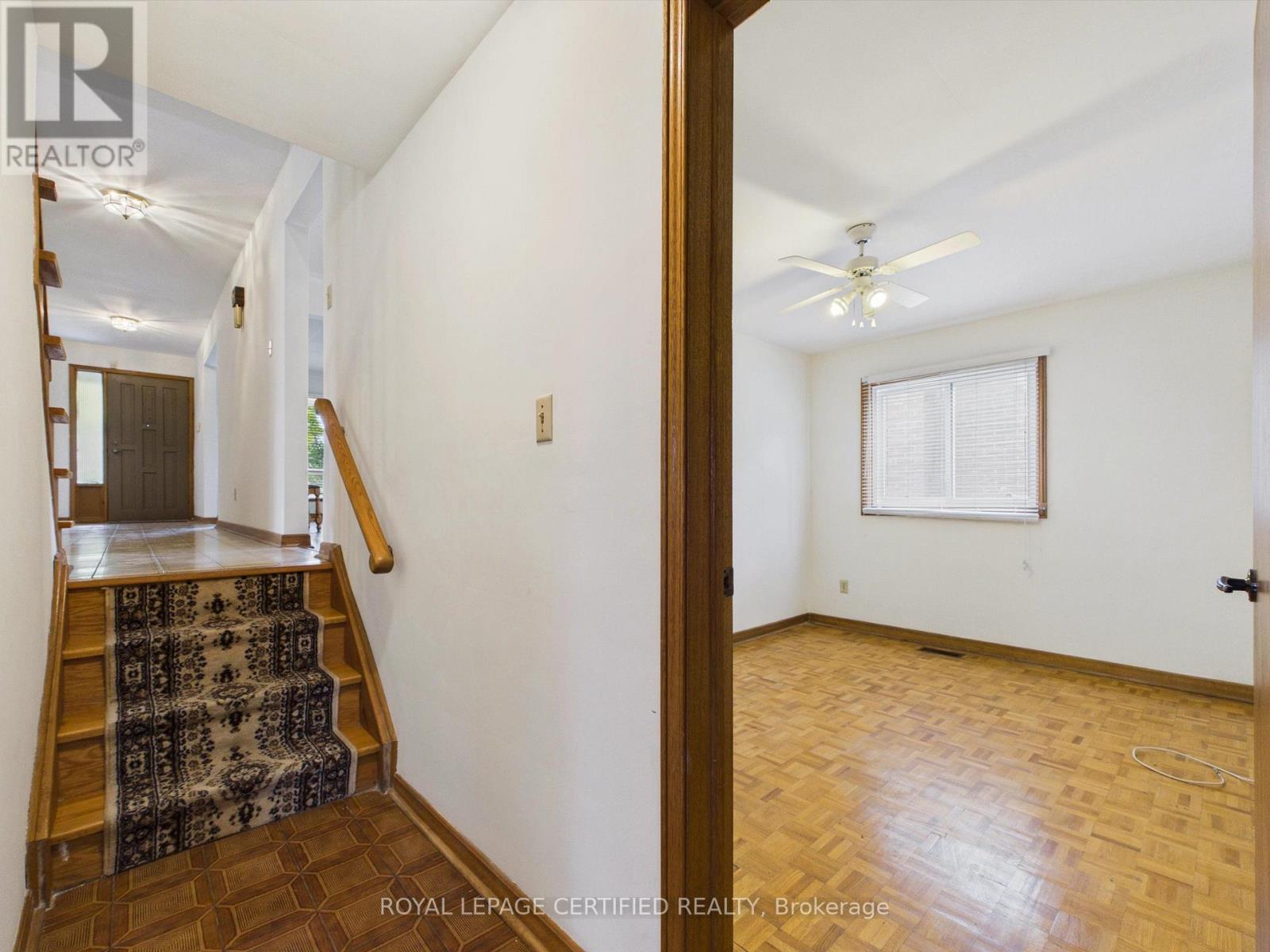 196 Mount Olive Drive, Toronto, Ontario  M9V 3Z5 - Photo 25 - W13711592