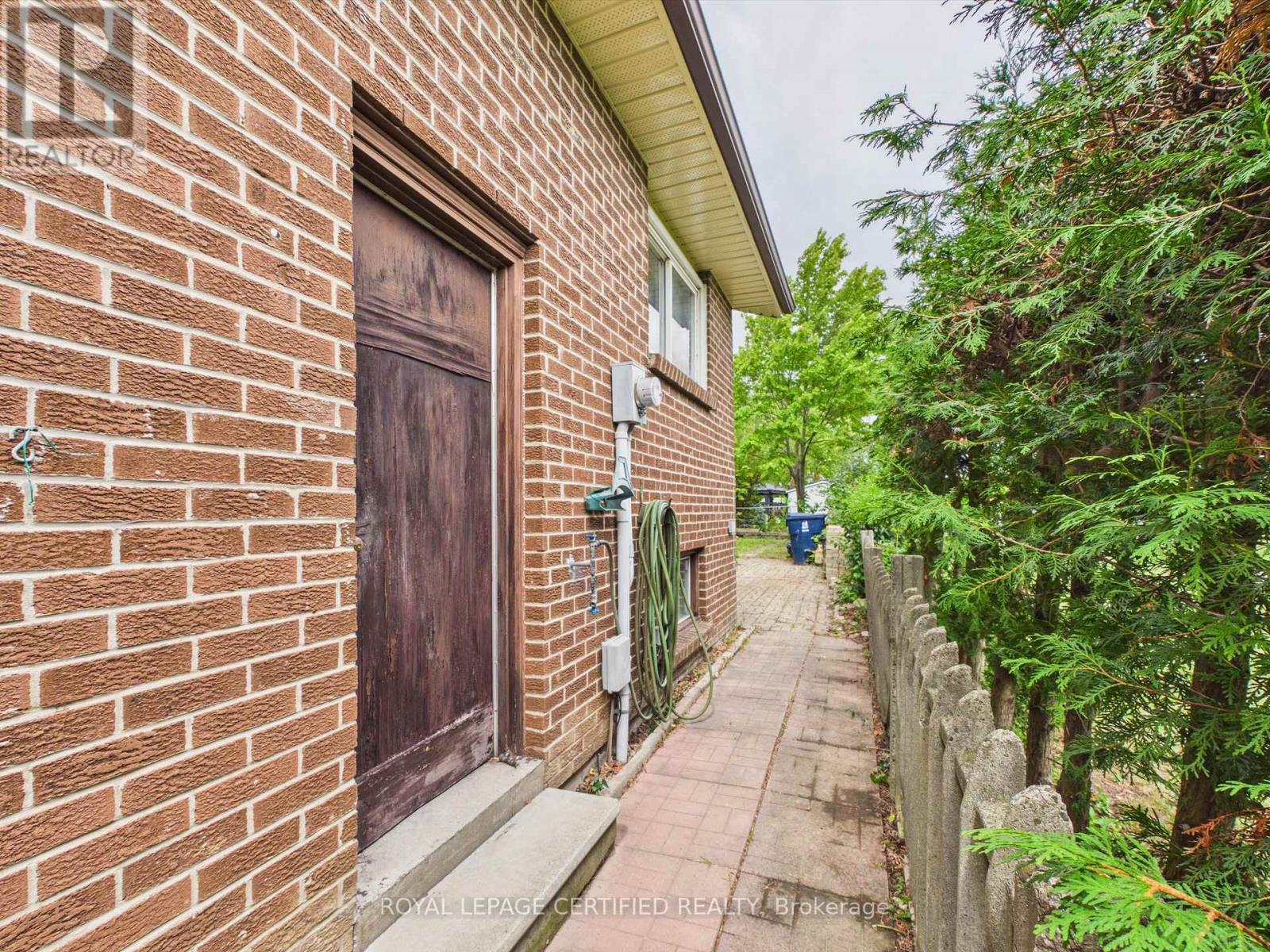 196 Mount Olive Drive, Toronto, Ontario  M9V 3Z5 - Photo 45 - W13711592