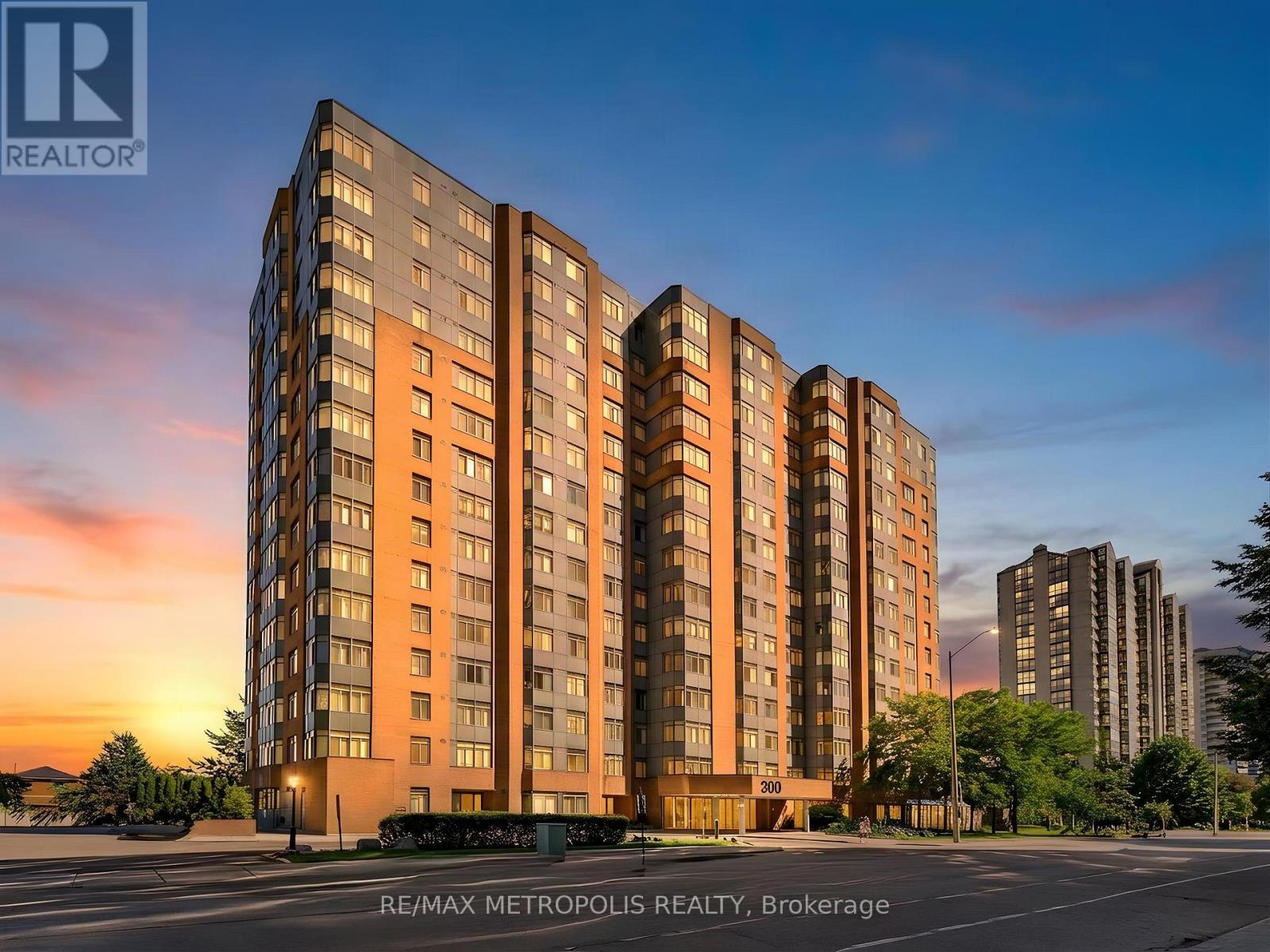 210 - 300 WEBB DRIVE, Mississauga, Ontario