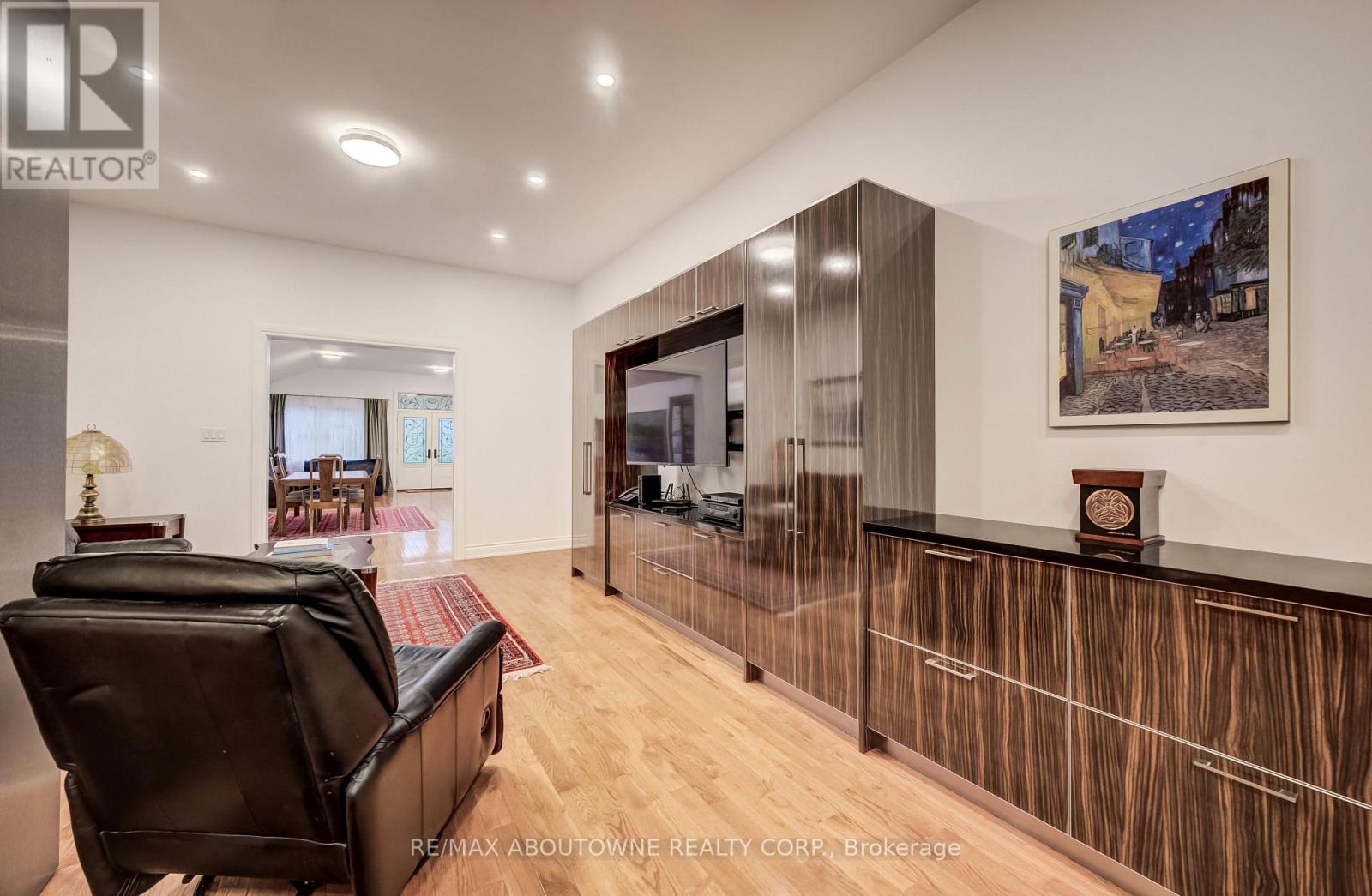 3091 Parkerhill Road, Mississauga, Ontario  L5B 1V6 - Photo 11 - W13711644