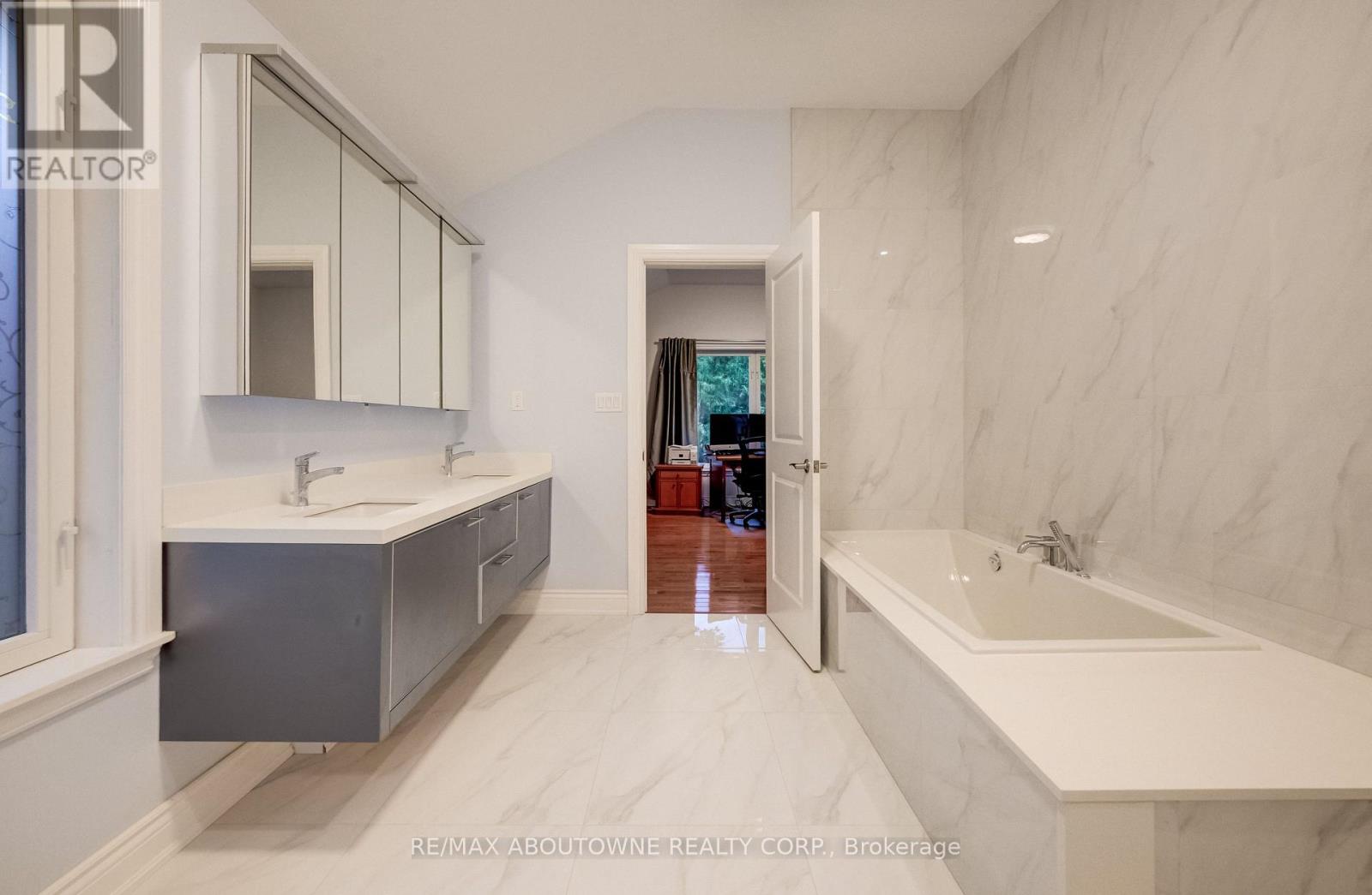 3091 Parkerhill Road, Mississauga, Ontario  L5B 1V6 - Photo 27 - W13711644