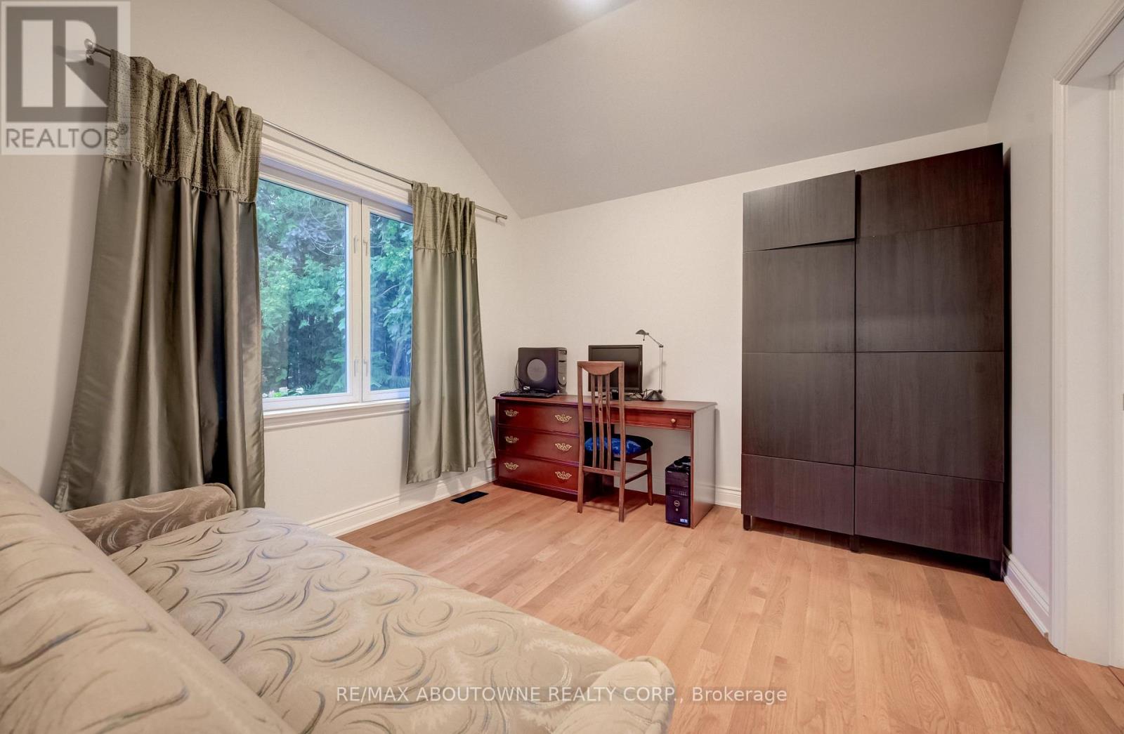 3091 Parkerhill Road, Mississauga, Ontario  L5B 1V6 - Photo 4 - W13711644