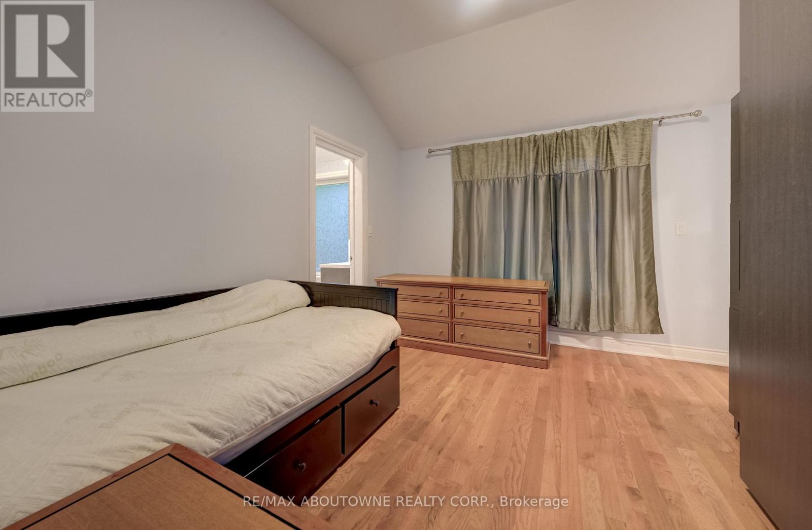 3091 Parkerhill Road, Mississauga, Ontario  L5B 1V6 - Photo 7 - W13711644