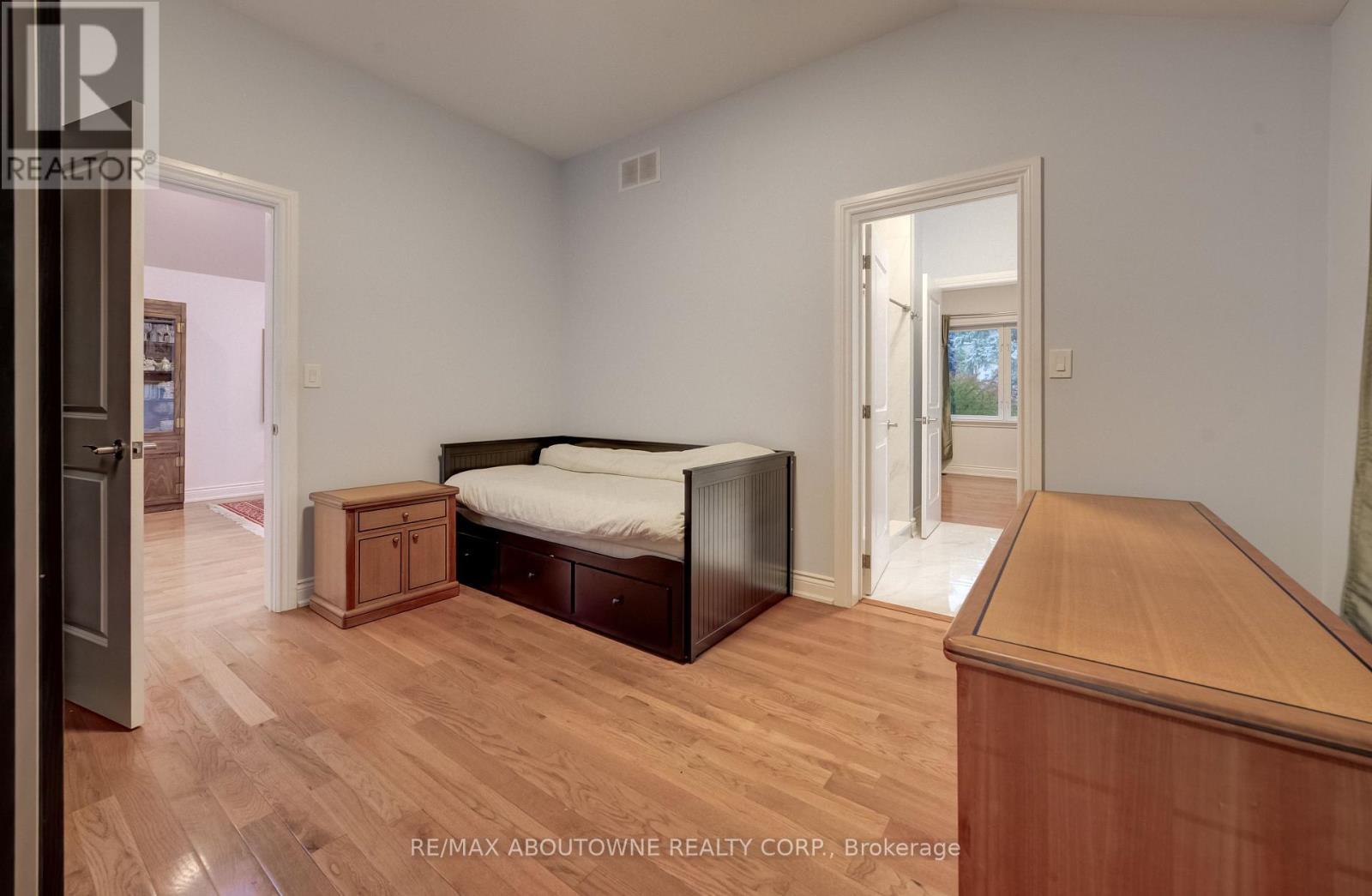 3091 Parkerhill Road, Mississauga, Ontario  L5B 1V6 - Photo 8 - W13711644