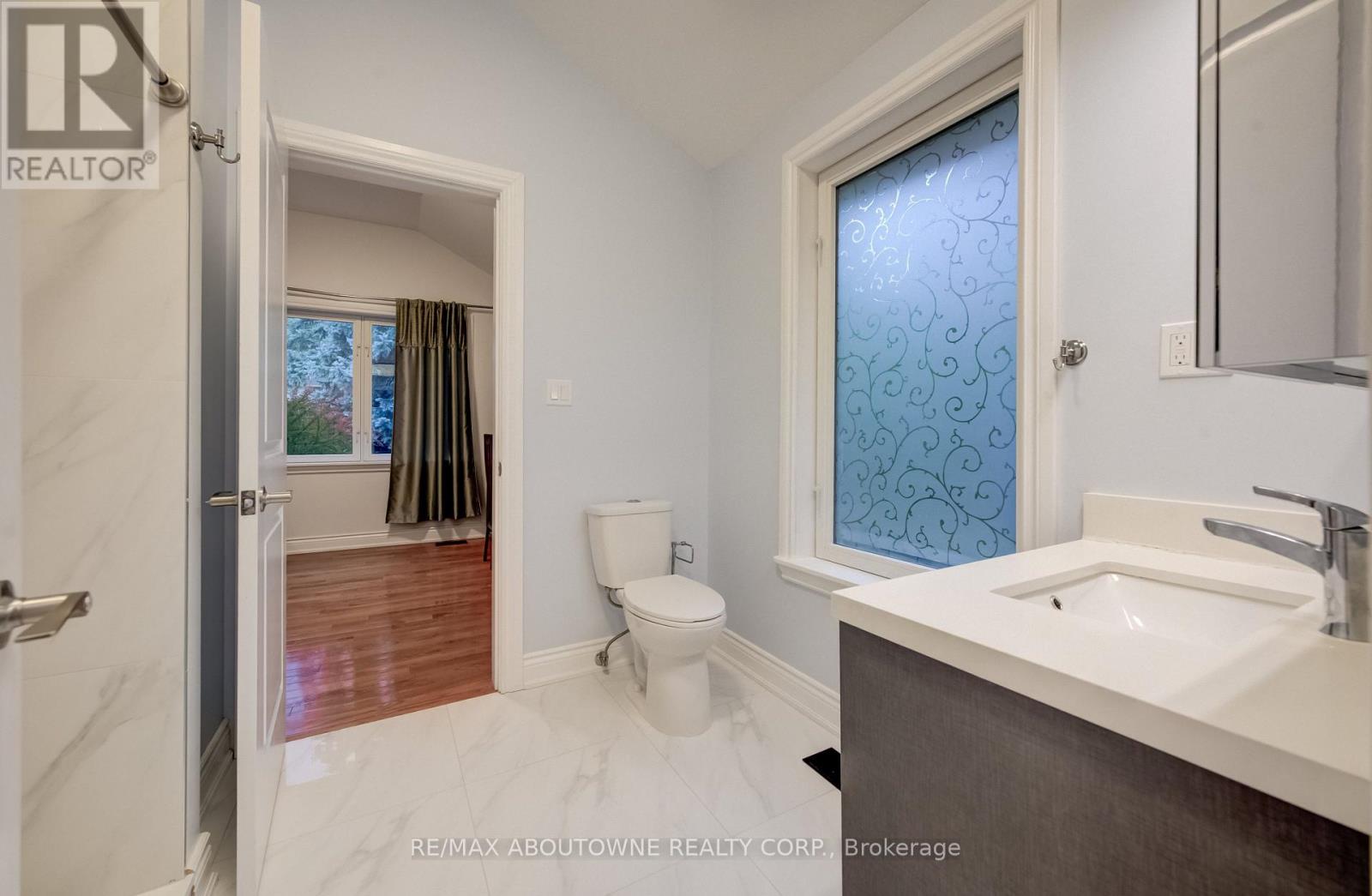 3091 Parkerhill Road, Mississauga, Ontario  L5B 1V6 - Photo 9 - W13711644