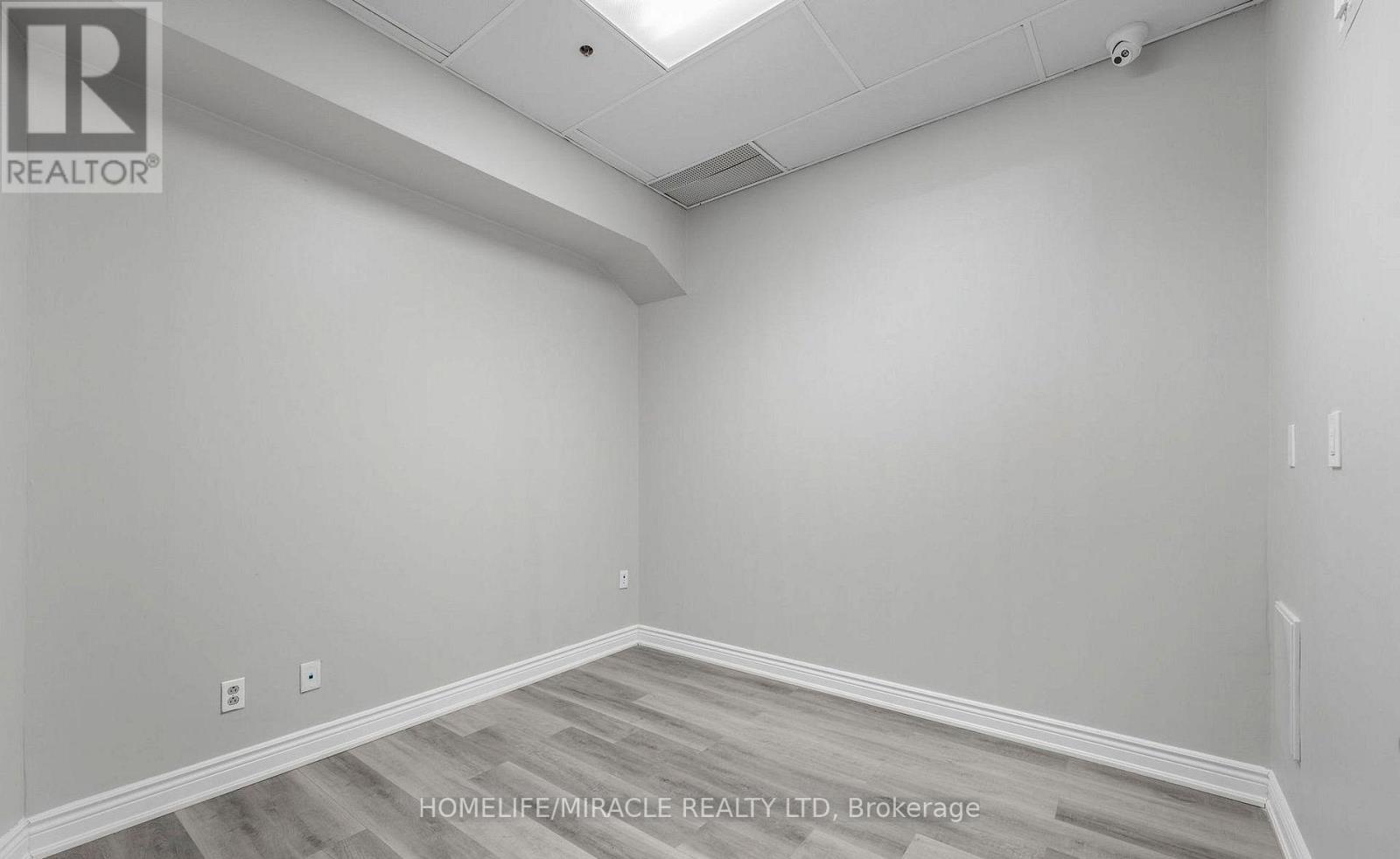 112 (Main Floor) - 2 Automatic Drive, Brampton (Gore Industrial North), Ontario  L6S 6K8 - Photo 20 - W13711726