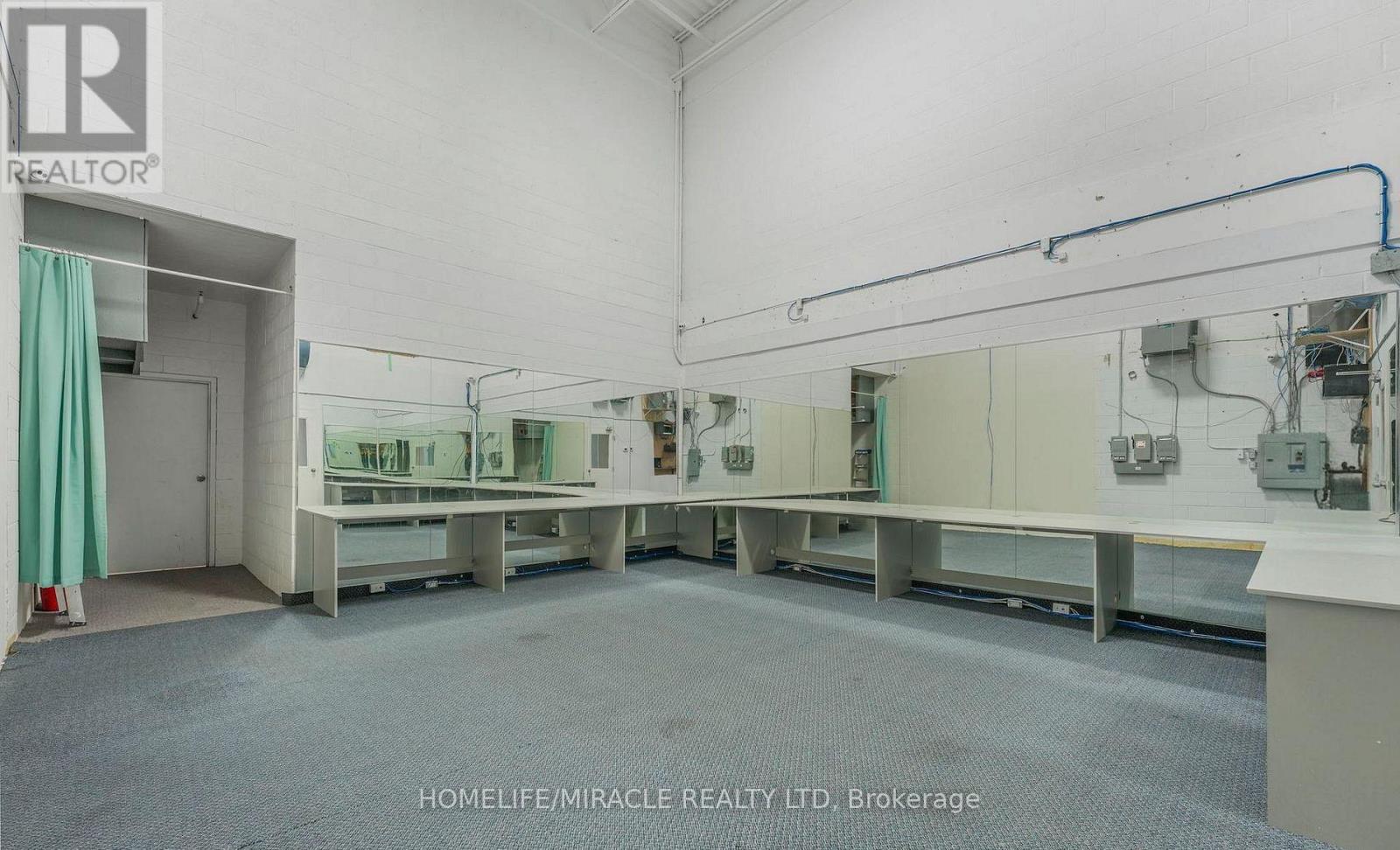 112 (Main Floor) - 2 Automatic Drive, Brampton (Gore Industrial North), Ontario  L6S 6K8 - Photo 27 - W13711726