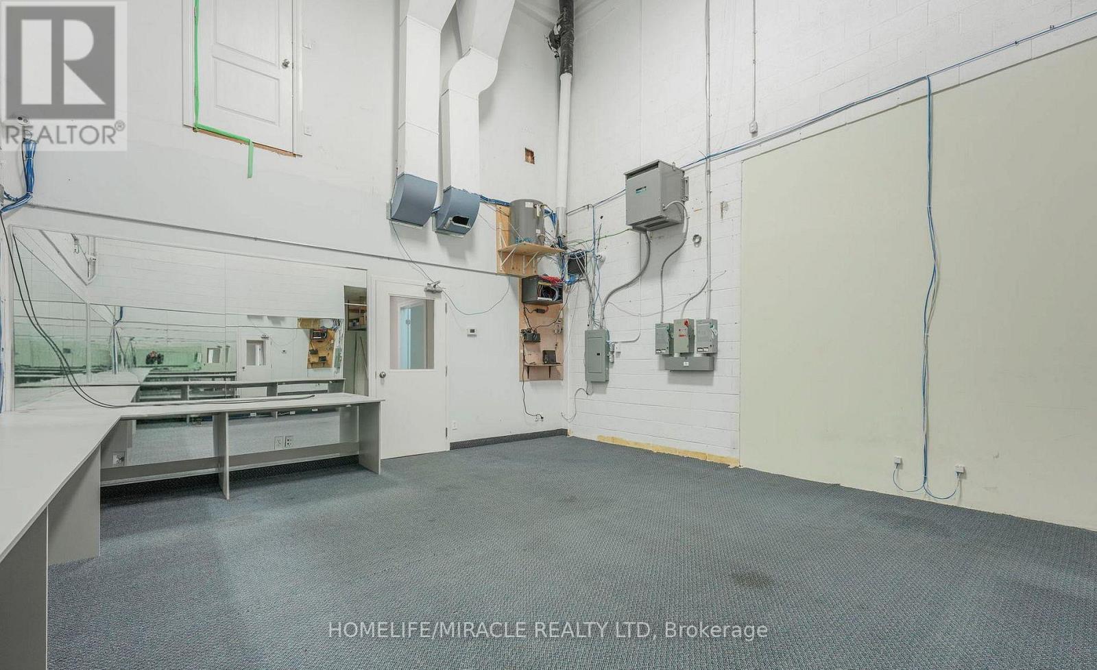 112 (Main Floor) - 2 Automatic Drive, Brampton (Gore Industrial North), Ontario  L6S 6K8 - Photo 29 - W13711726