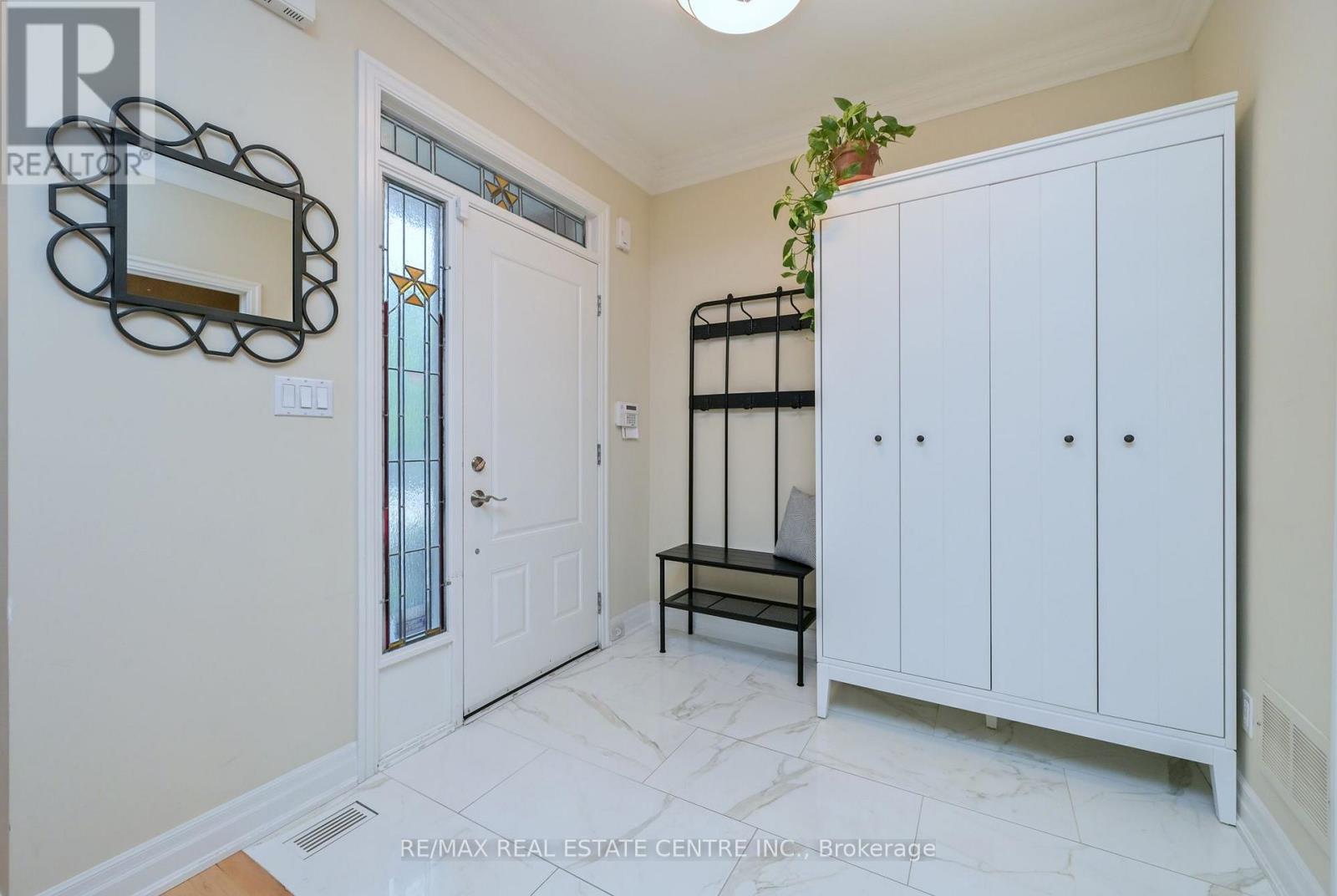 43 - 68 Compass Way, Mississauga, Ontario  L5G 4T8 - Photo 3 - W13711732