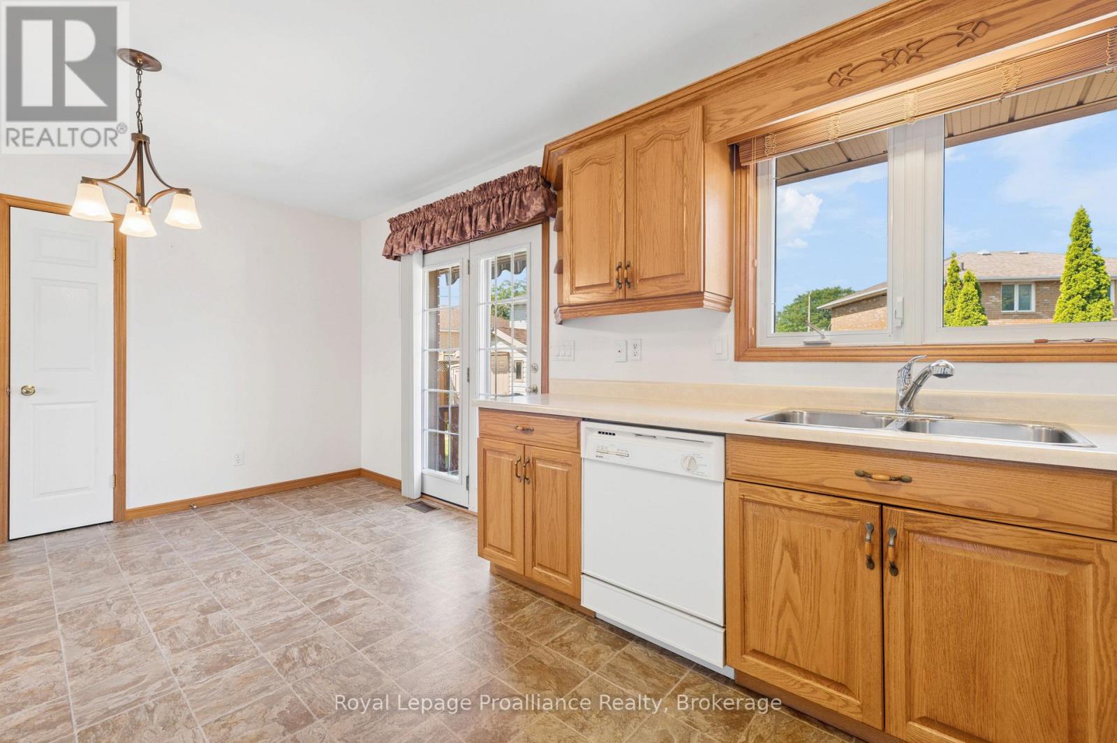 4 Wilmot Court, Belleville, Ontario  K8P 5H1 - Photo 13 - X13707994