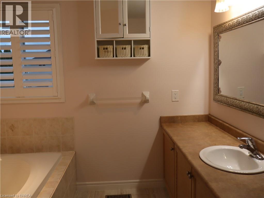 116 Blackburn Drive Unit# Upper, Brantford, Ontario  N3T 6S2 - Photo 18 - 40858107