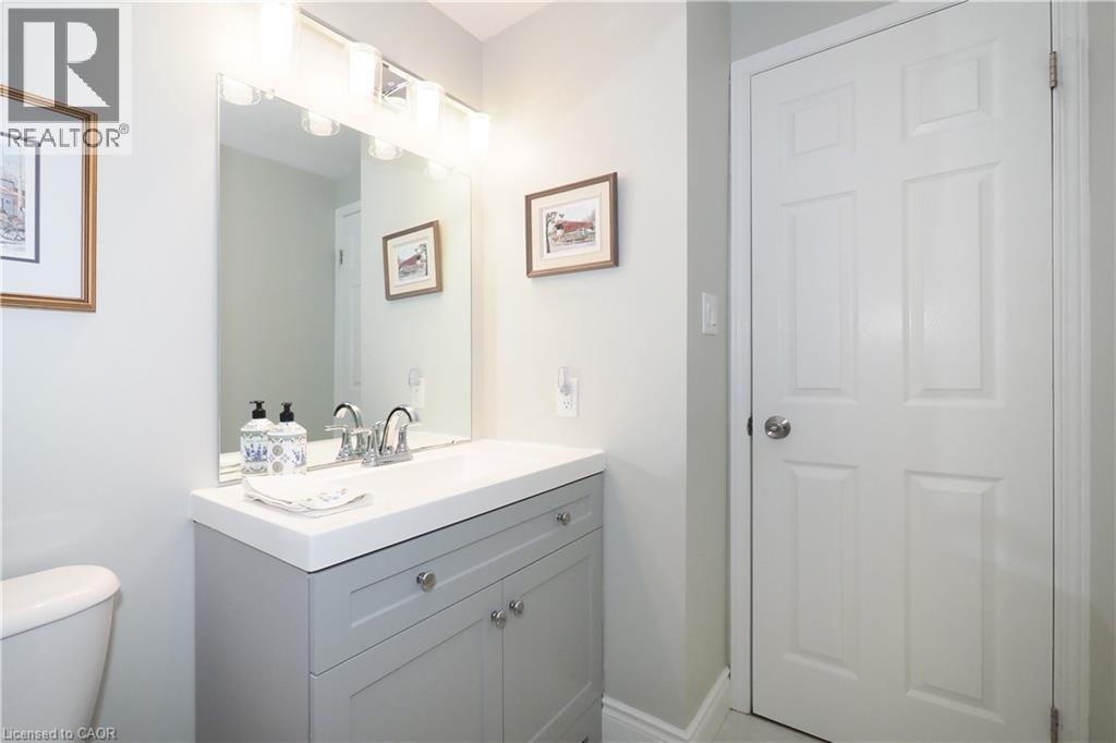 20 Fieldstone Walk, New Hamburg, Ontario  N3A 2G2 - Photo 33 - 40820215