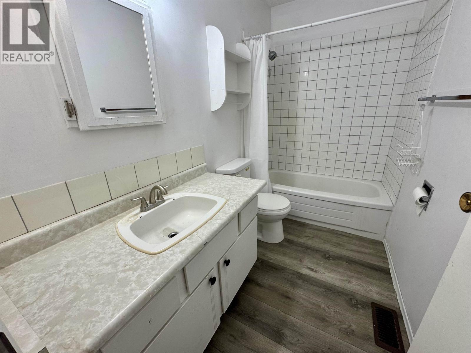 1180a Blair Street, Williams Lake, British Columbia  V2G 1X2 - Photo 9 - R3158726