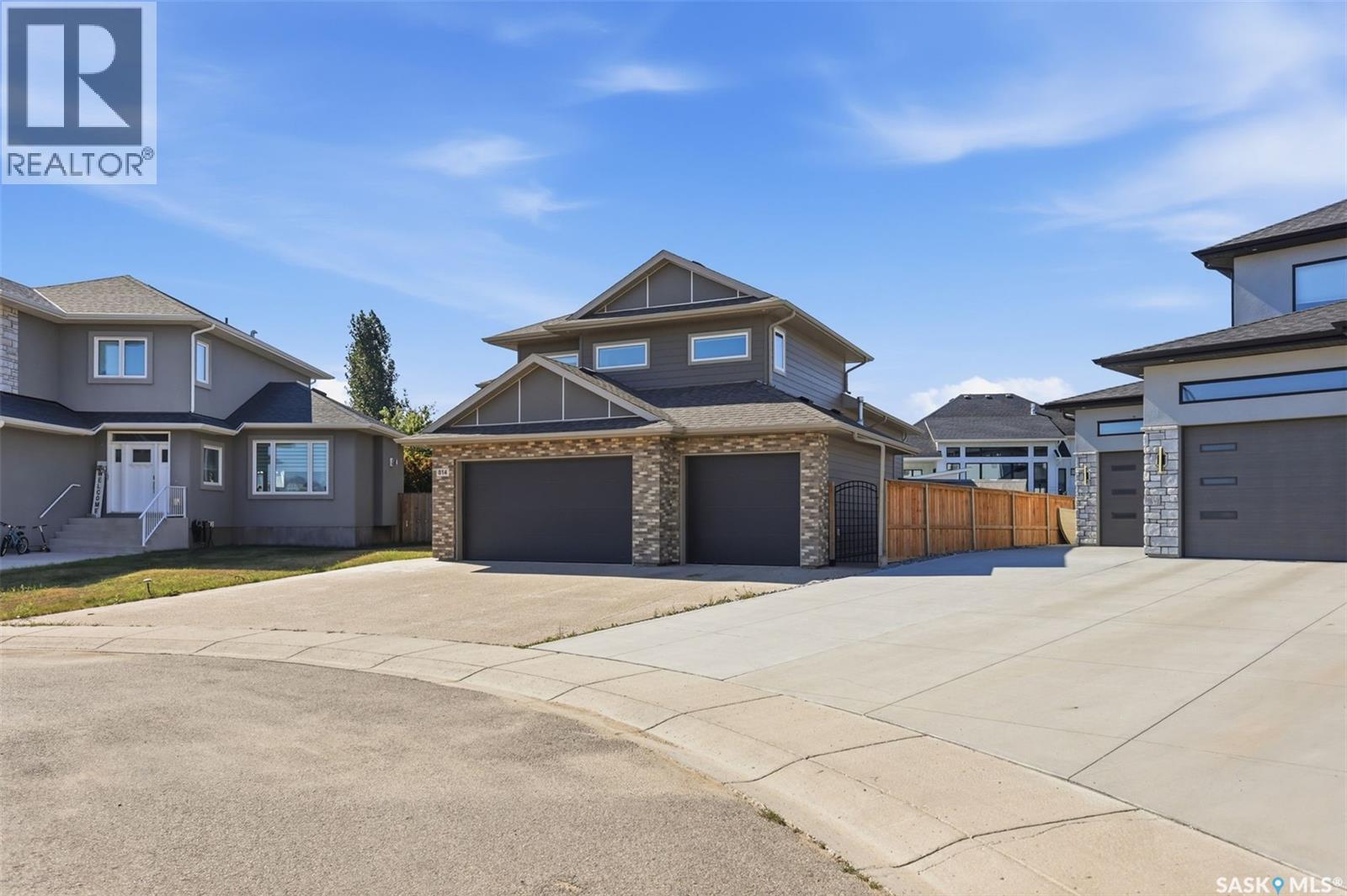 814 Werschner Court, Saskatoon, Saskatchewan  S7V 0G7 - Photo 2 - SK046577