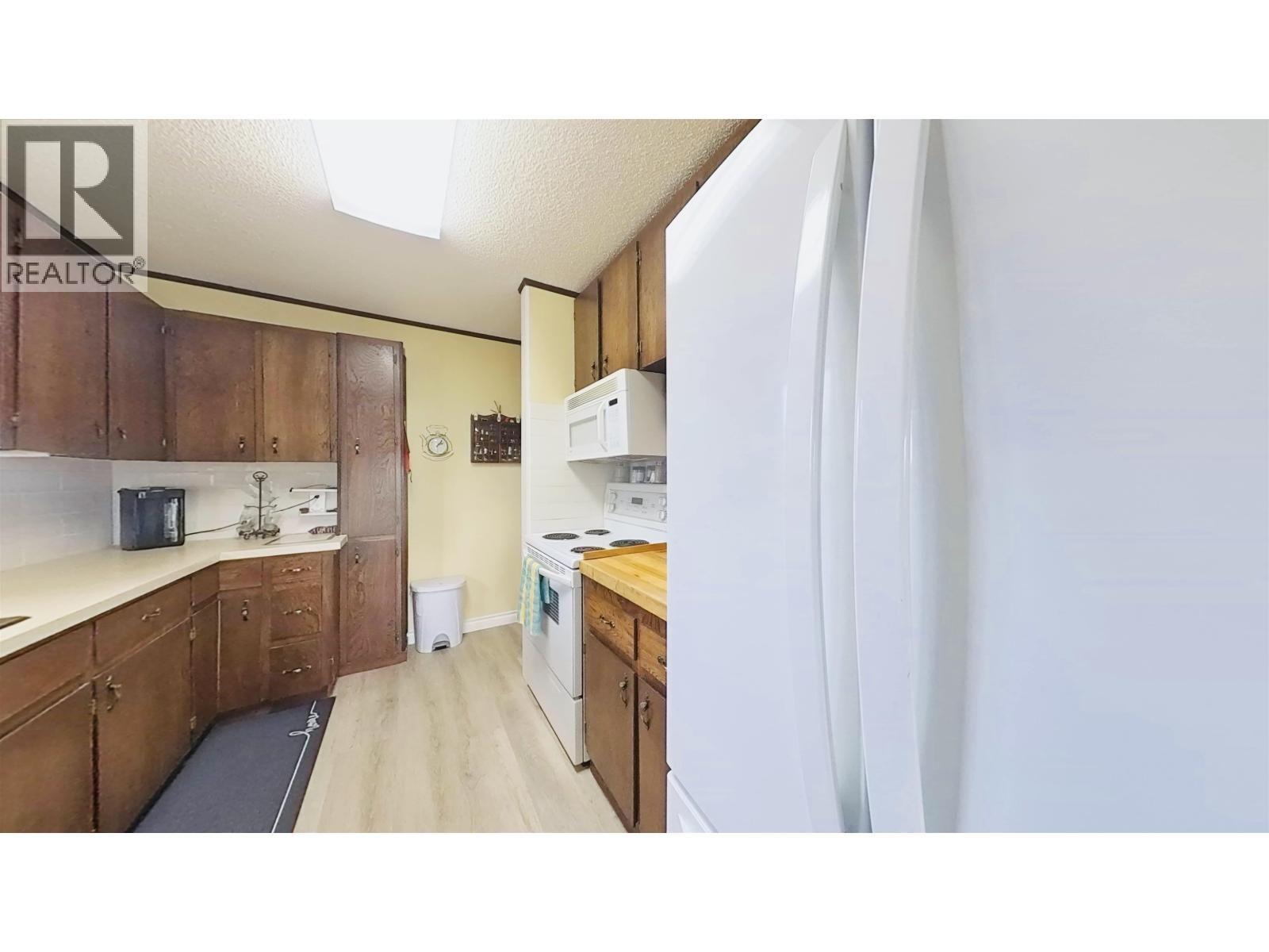 12895 271 Road, Charlie Lake, British Columbia  V0C 1H0 - Photo 16 - R3122044
