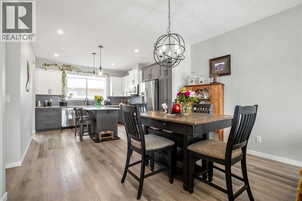 32 Wolf Crescent, Okotoks, Alberta  T1S 5V2 - Photo 7 - A2339461