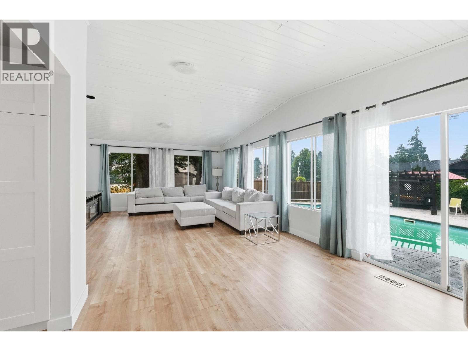 694 Mcclure Road, Kelowna, British Columbia  V1W 1M1 - Photo 3 - 10398644