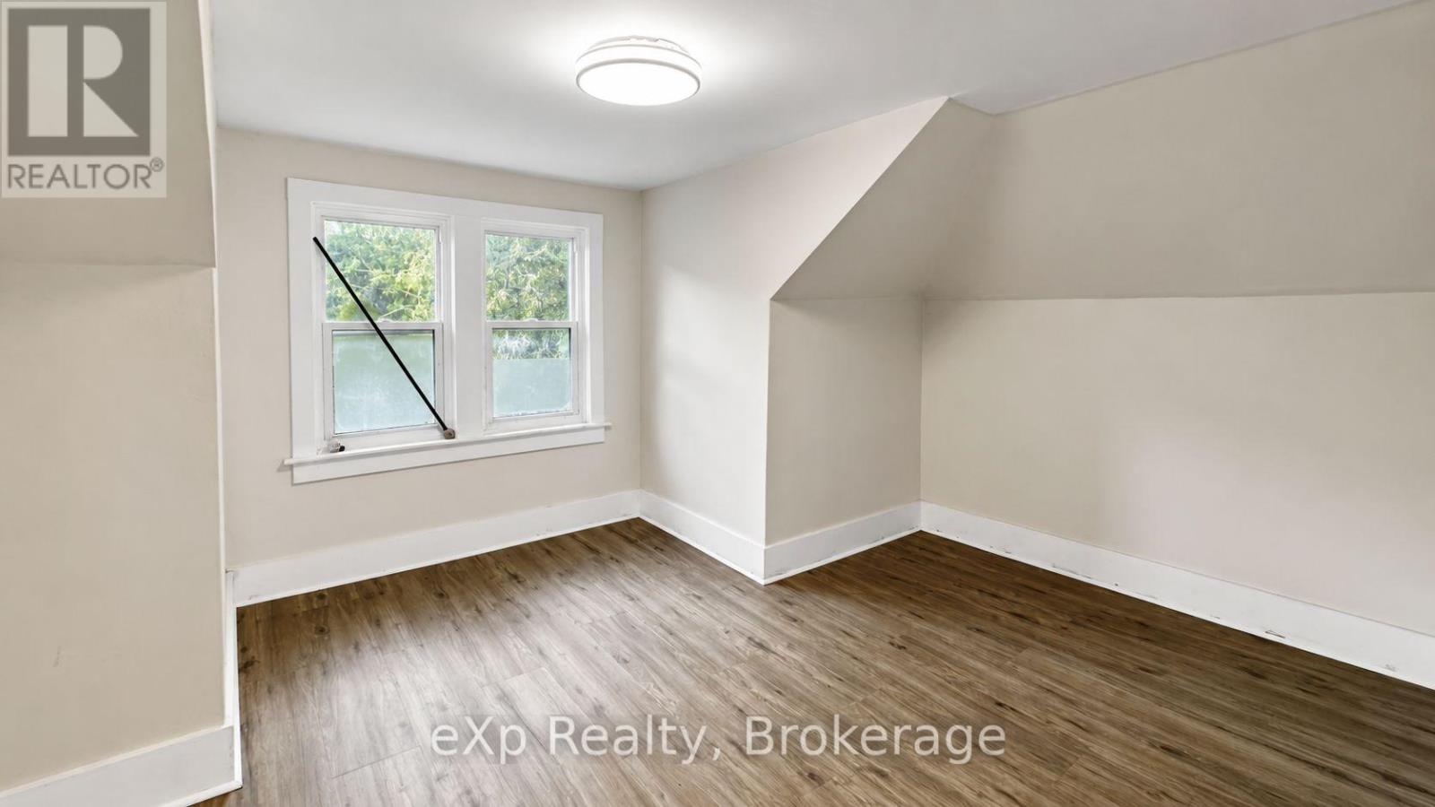 238 Elizabeth Street, Guelph (St. Patrick's Ward), Ontario  N1E 2X3 - Photo 10 - X13711582