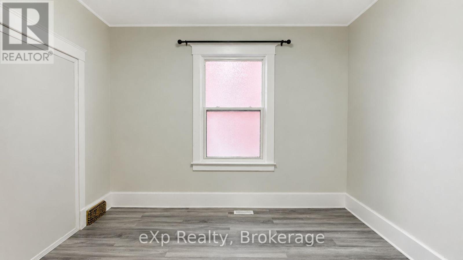 238 Elizabeth Street, Guelph (St. Patrick's Ward), Ontario  N1E 2X3 - Photo 5 - X13711582