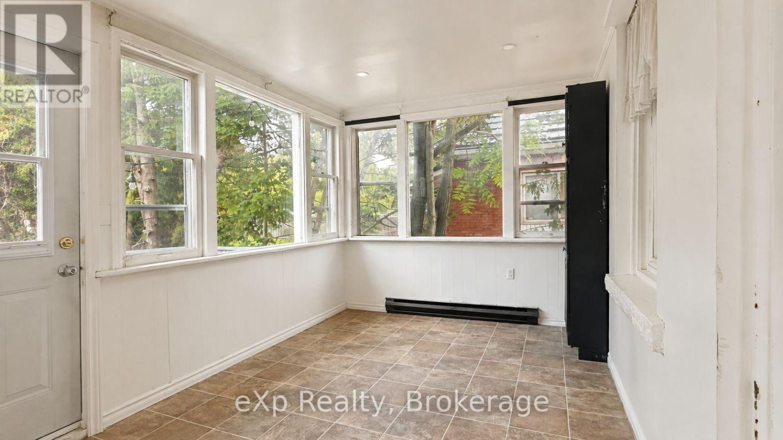 238 Elizabeth Street, Guelph (St. Patrick's Ward), Ontario  N1E 2X3 - Photo 13 - X13711582