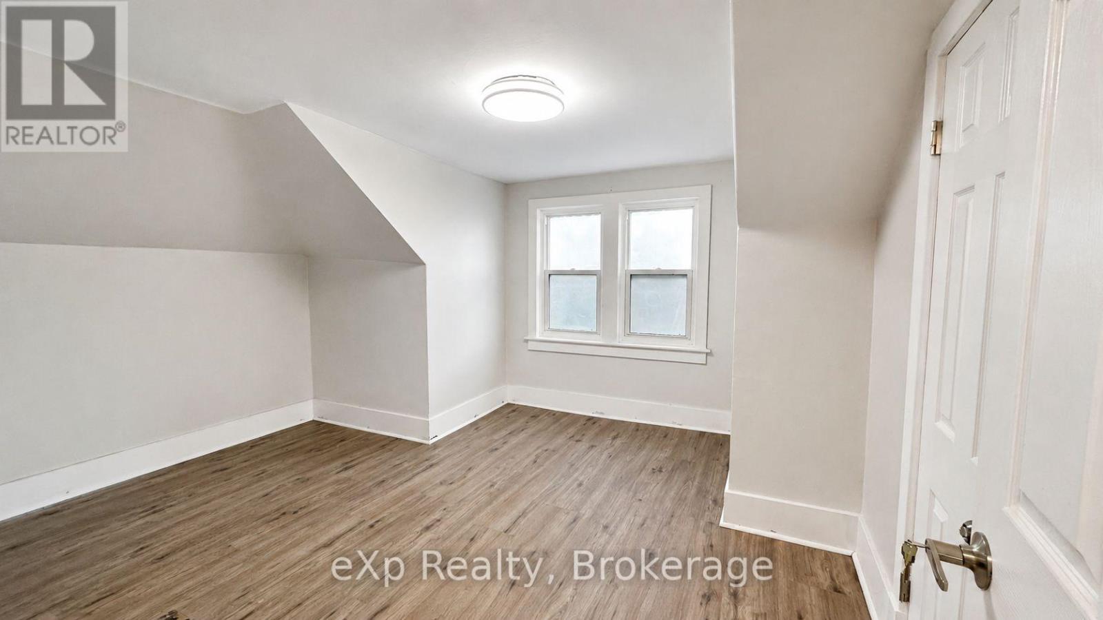 238 Elizabeth Street, Guelph (St. Patrick's Ward), Ontario  N1E 2X3 - Photo 9 - X13711582